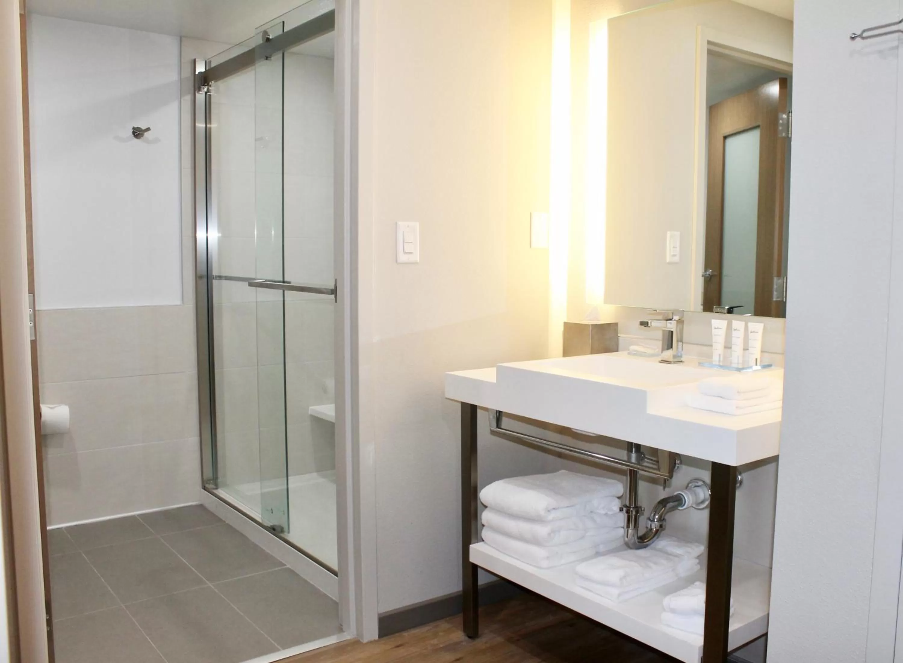 Bathroom in Oneida Casino Hotel