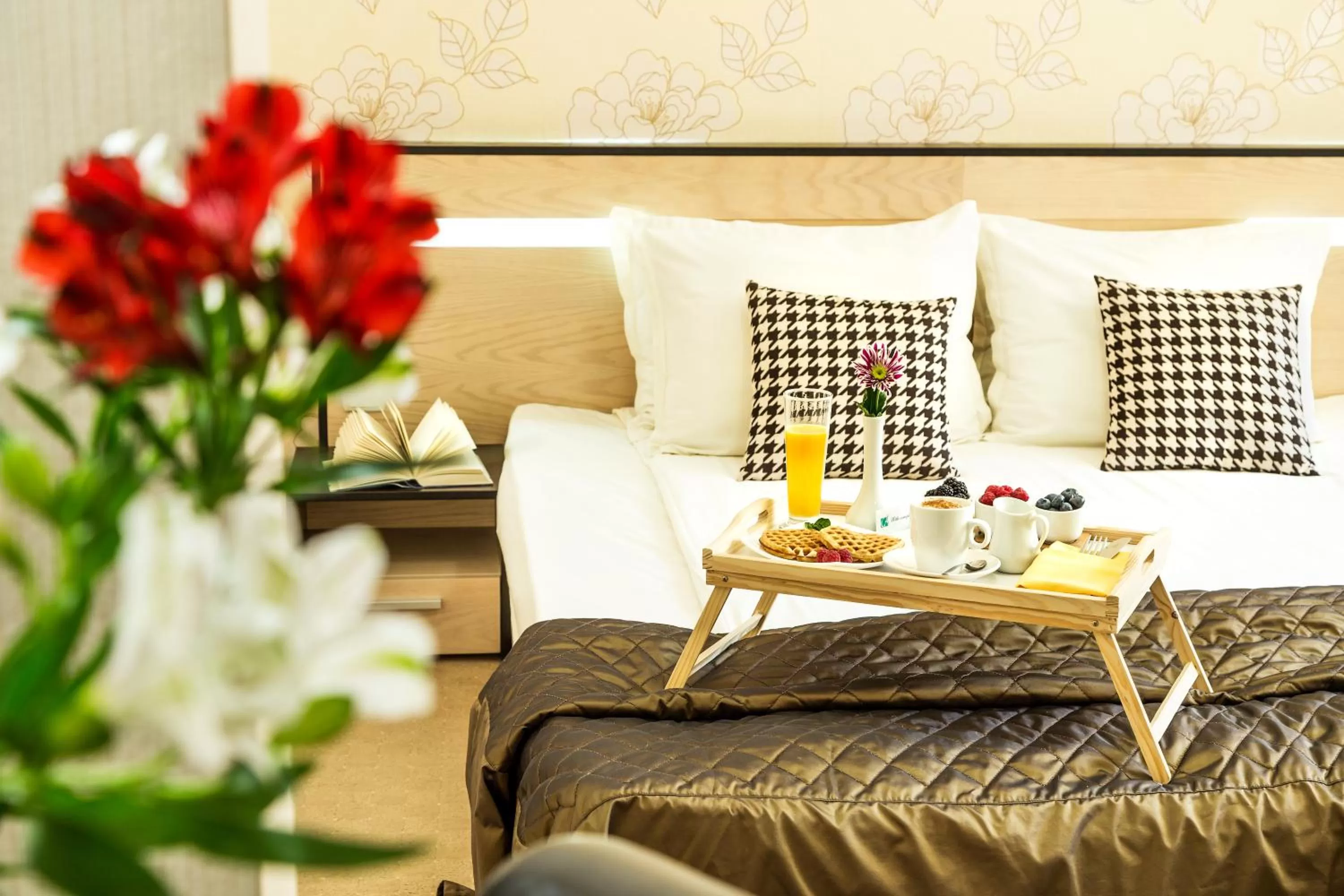 Day in City Avenue Hotel by HMG-Free Parking-Free Wi-Fi