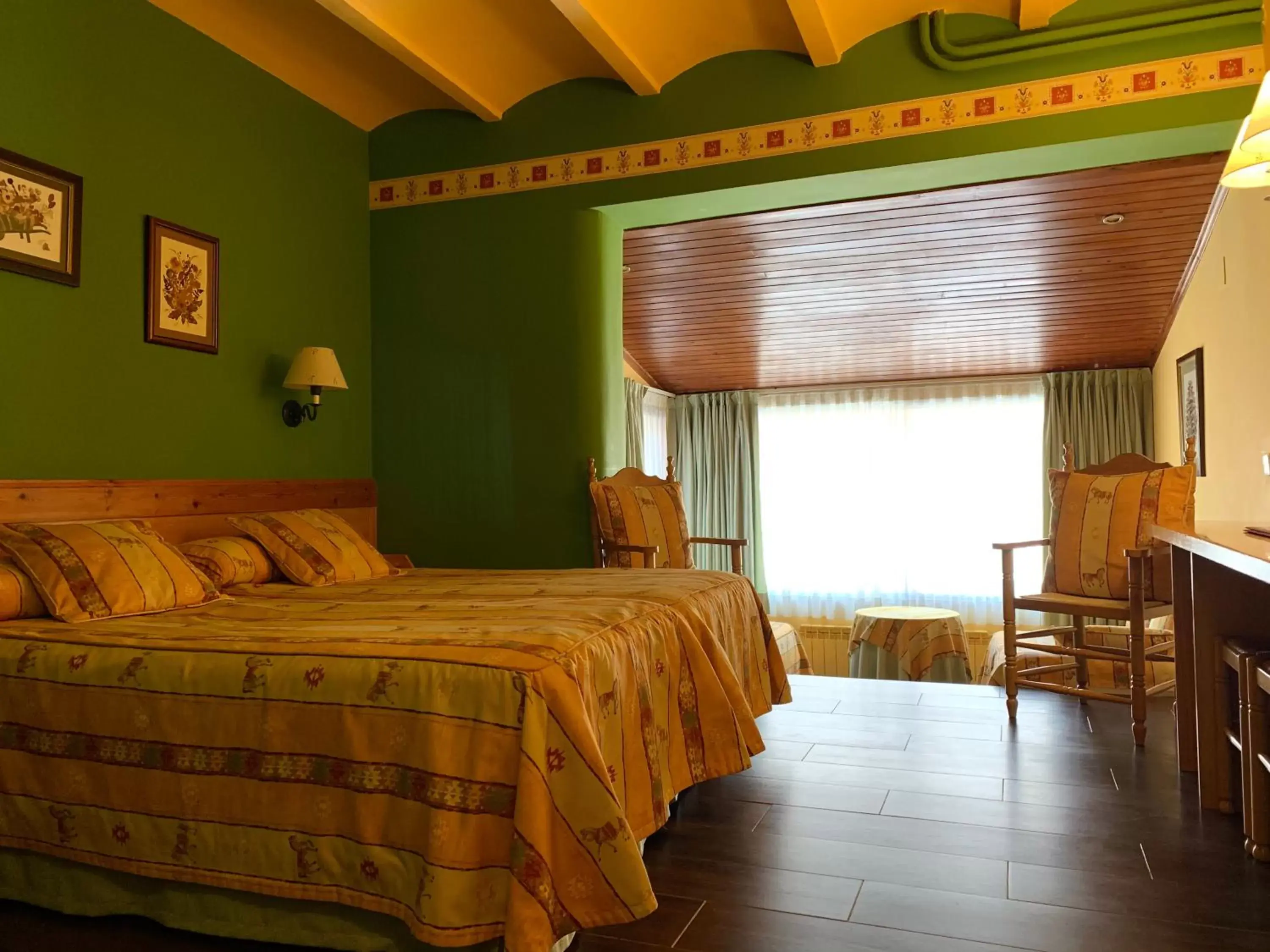 Photo of the whole room, Bed in Hotel Aran La Abuela