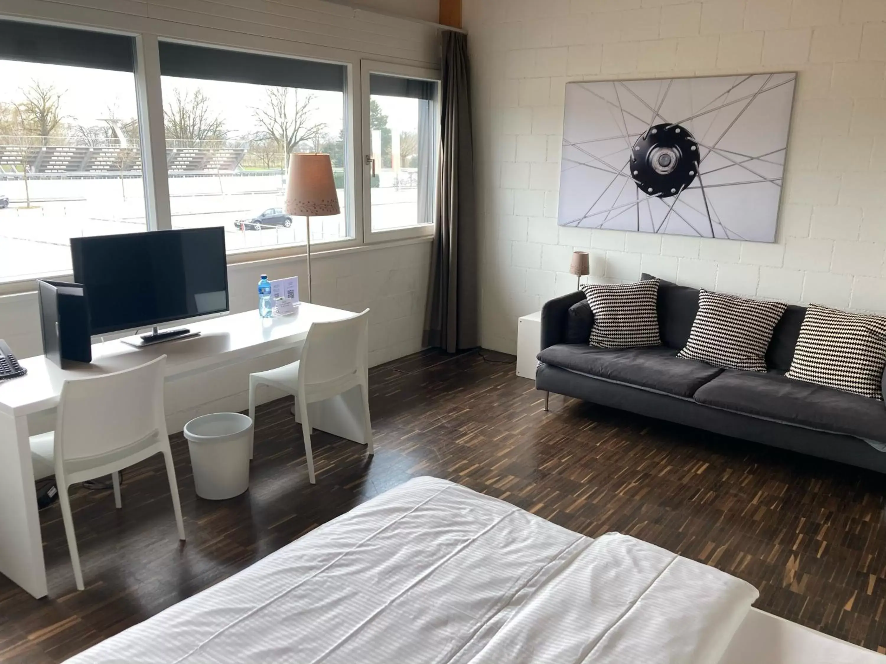 Bedroom, TV/Entertainment Center in Hotel Tissot Velodrome