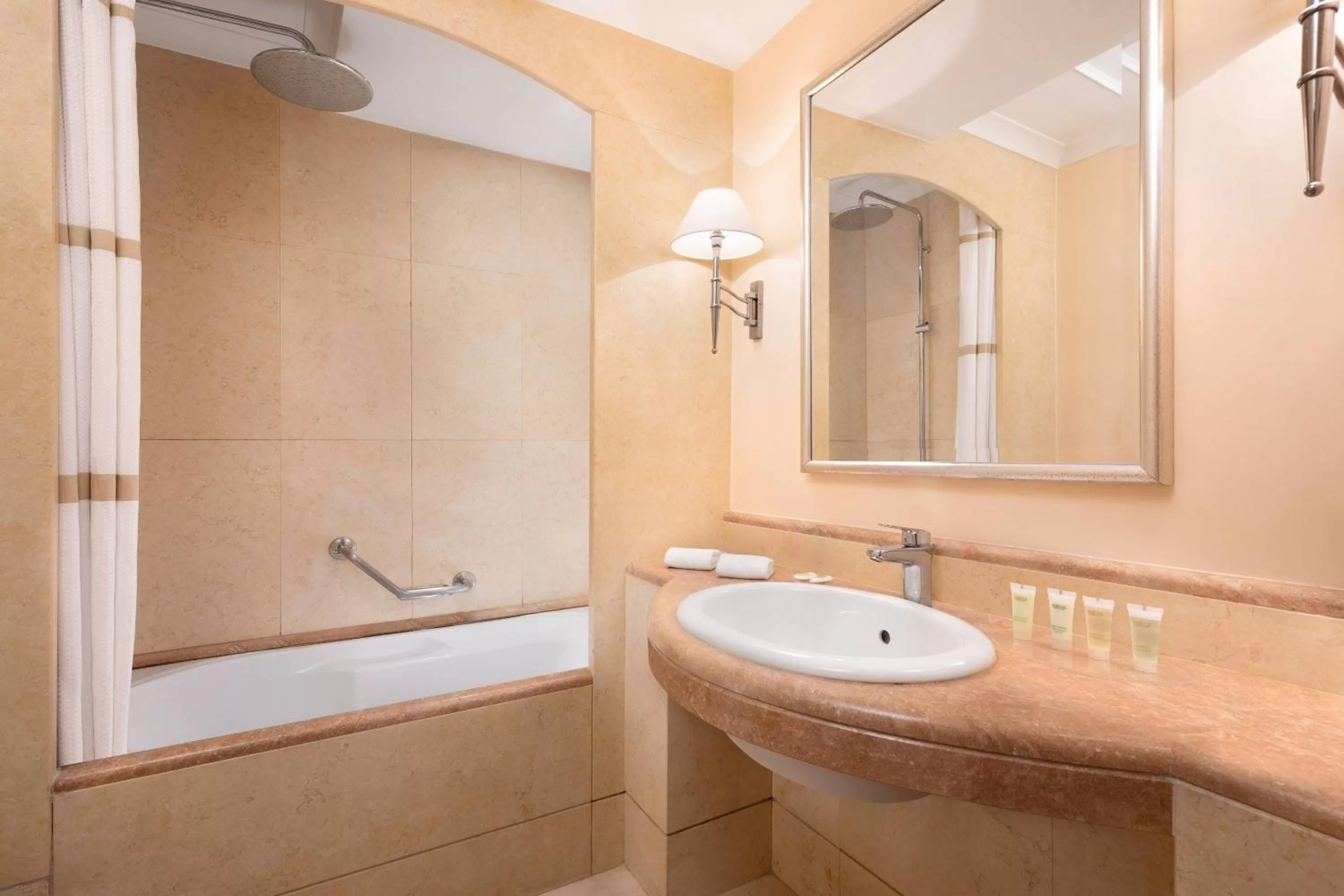 Bathroom in Courtyard by Marriott Rome Central Park