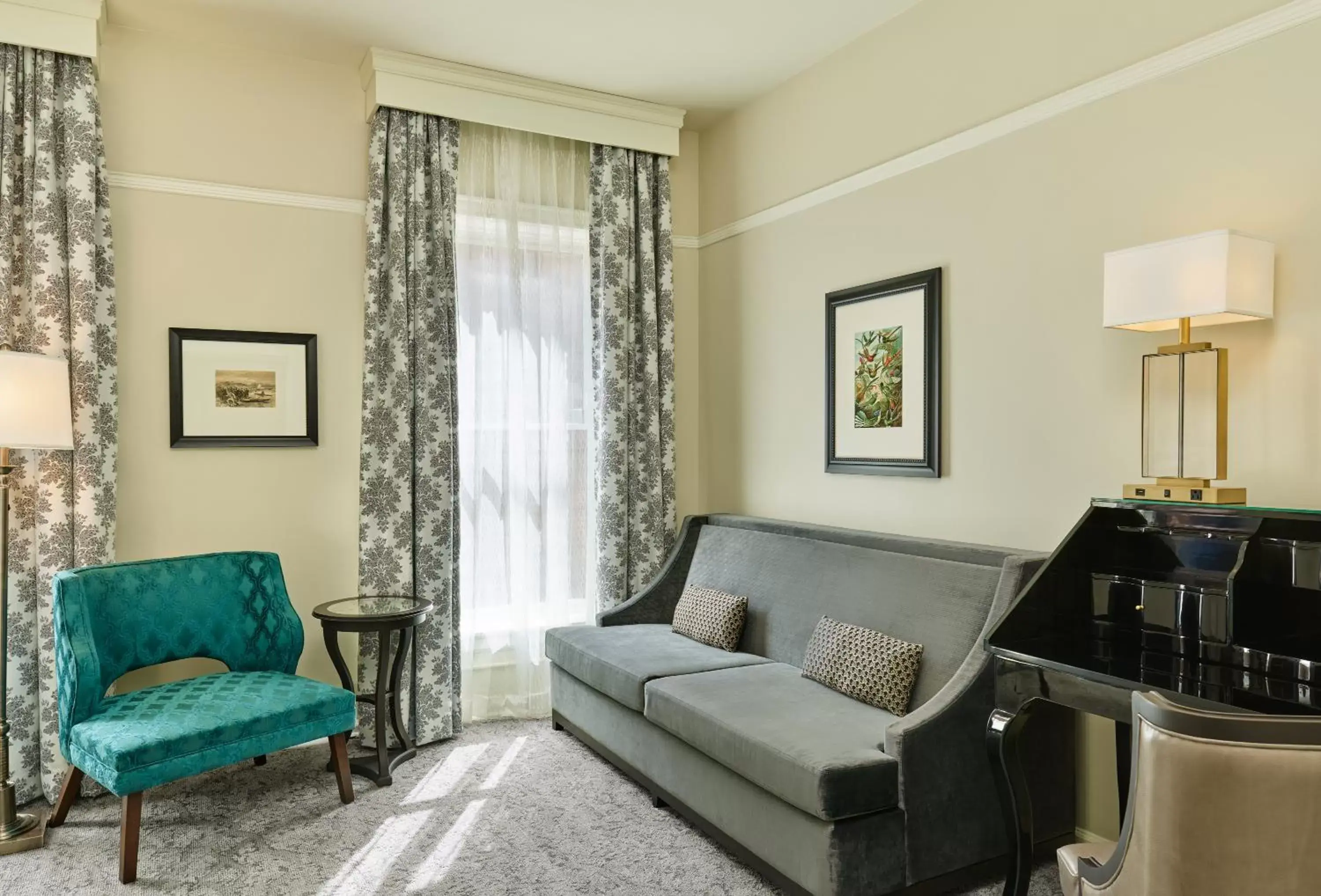 Living room, Seating Area in The Oxford Hotel