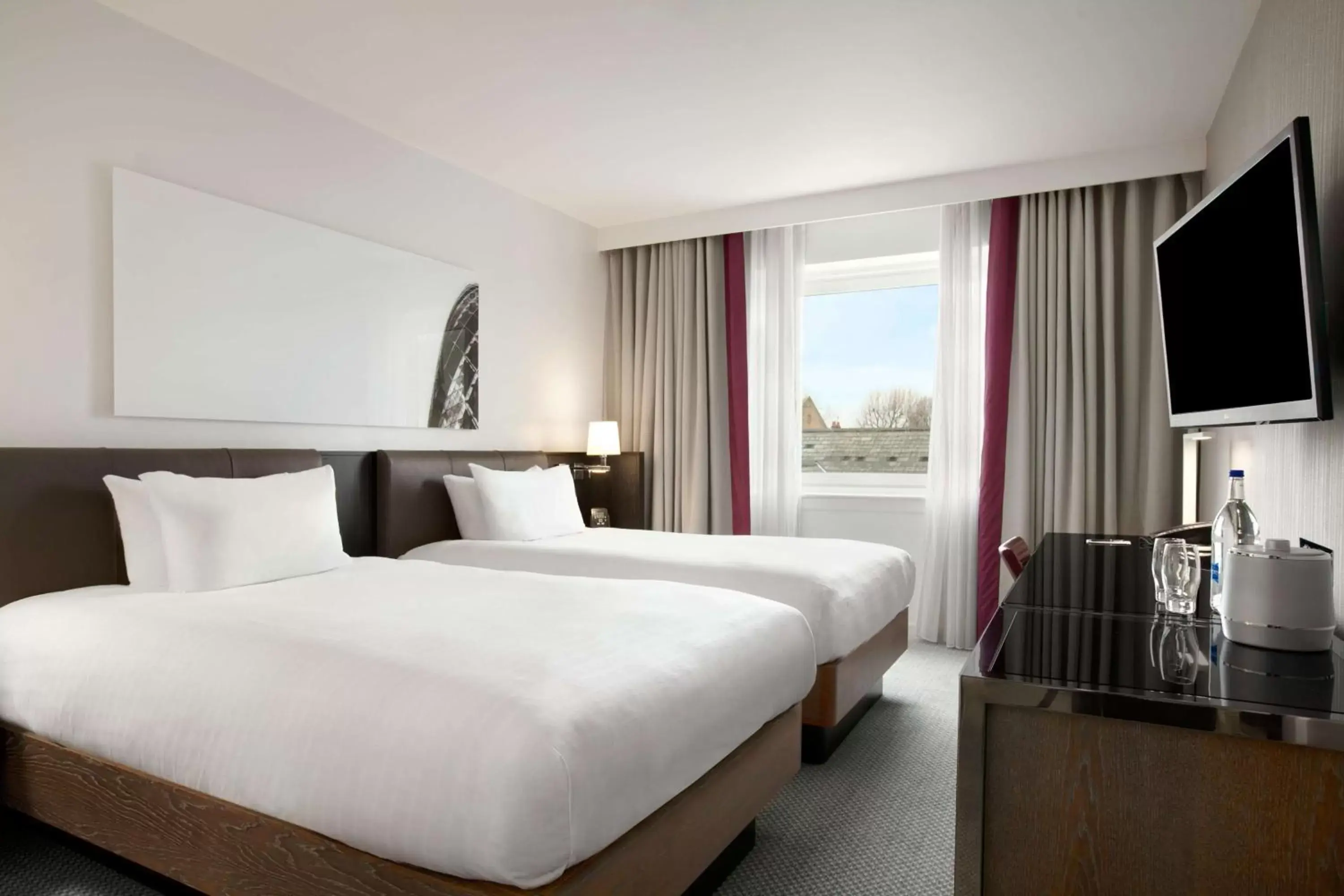 Twin Guest Room in Hilton London Angel Islington