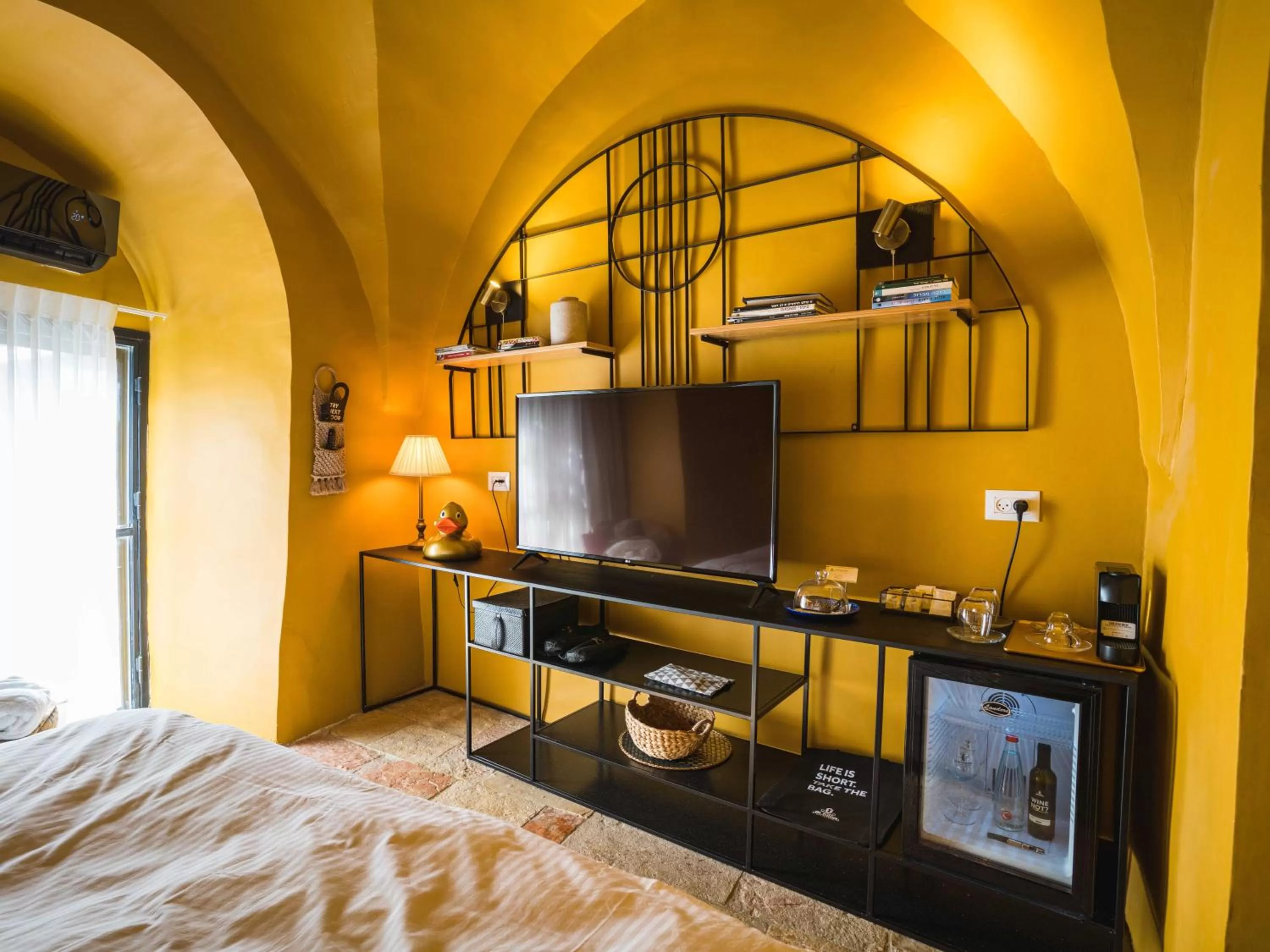 TV and multimedia, Bed in Alegra Boutique Hotel