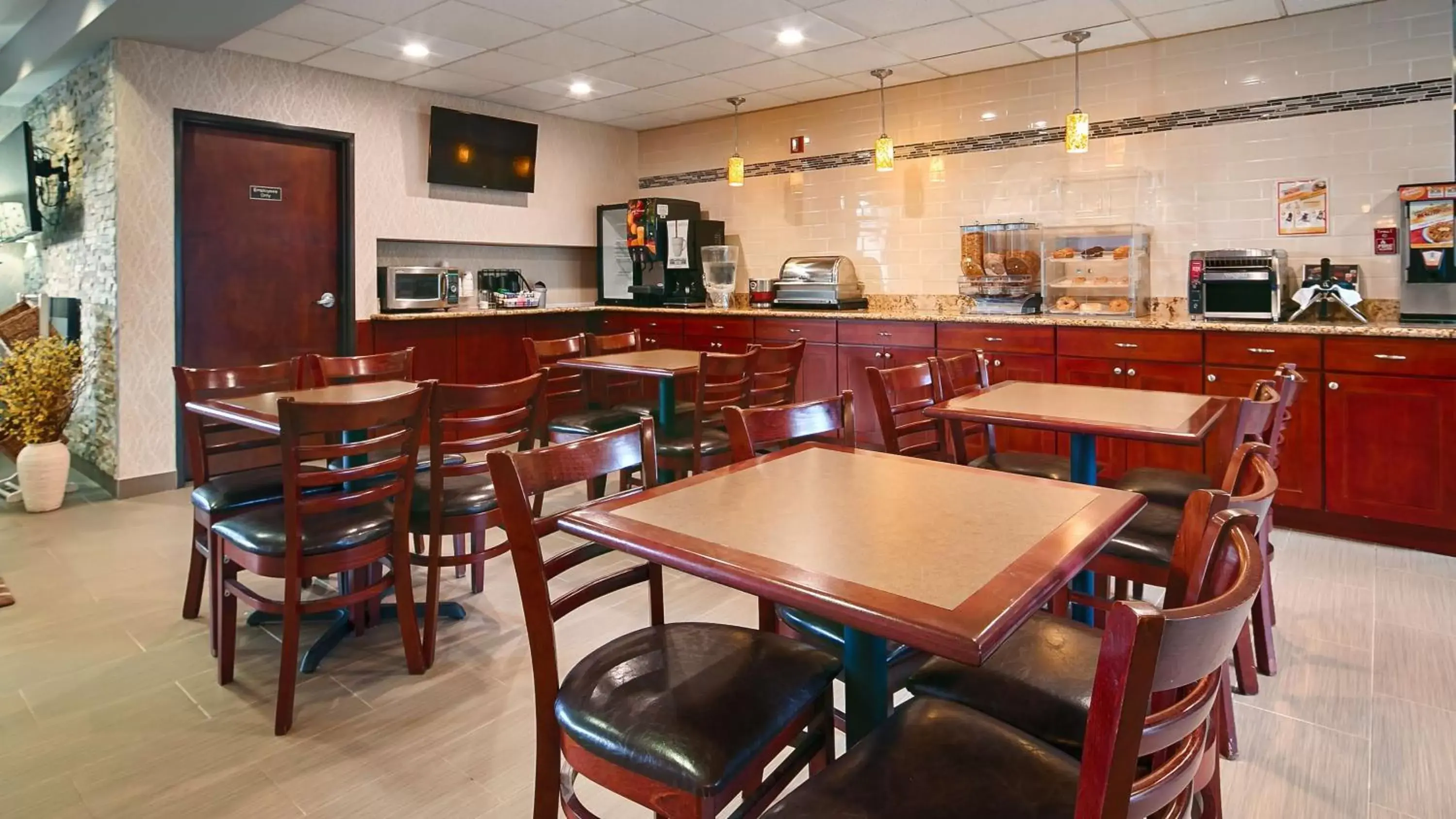 Restaurant/places to eat in Best Western Sky Valley Inn Restaurant/places to eat in Best Western Sky Valley Inn