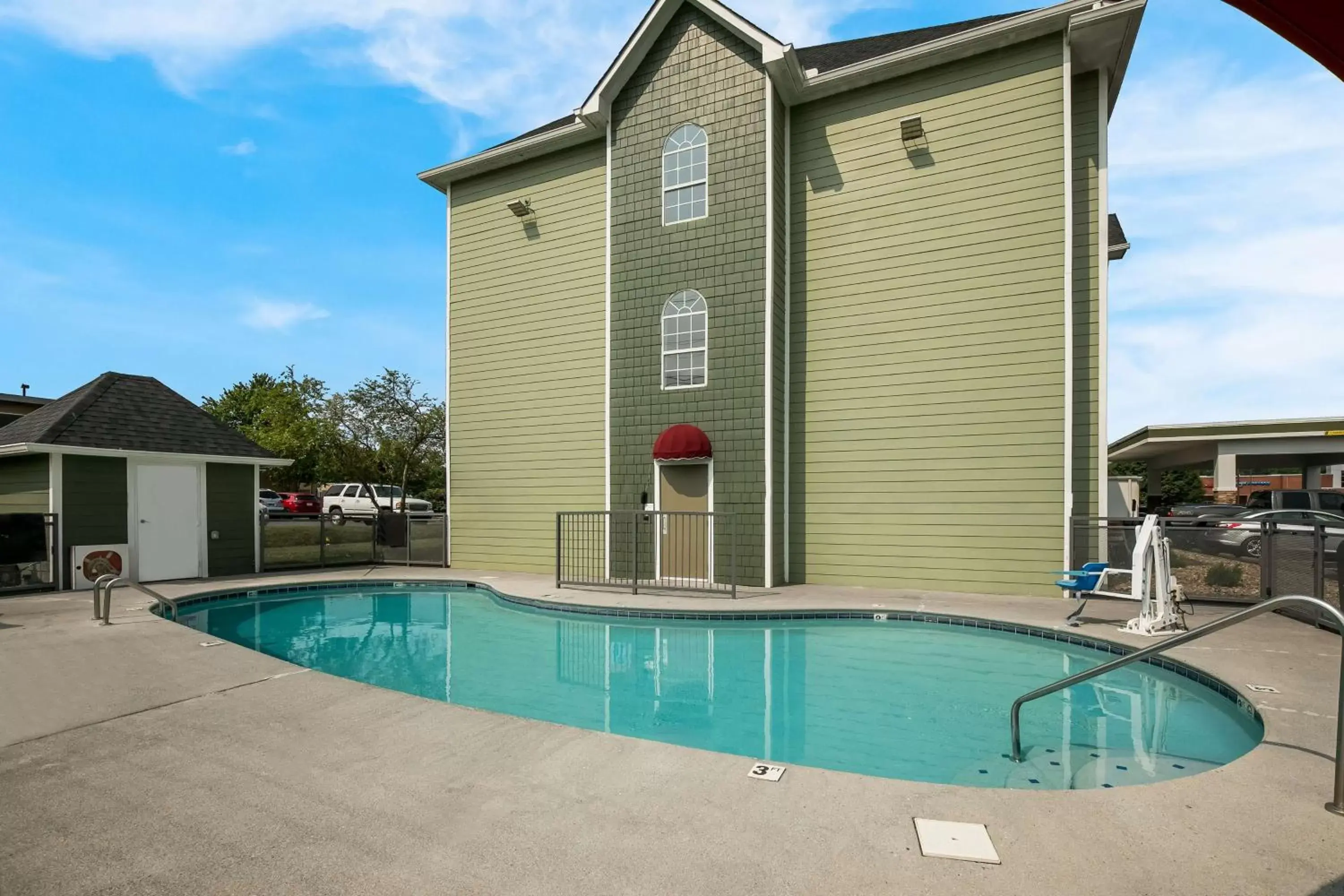 Pool view, Swimming Pool in SureStay Plus Hotel by Best Western Sevierville