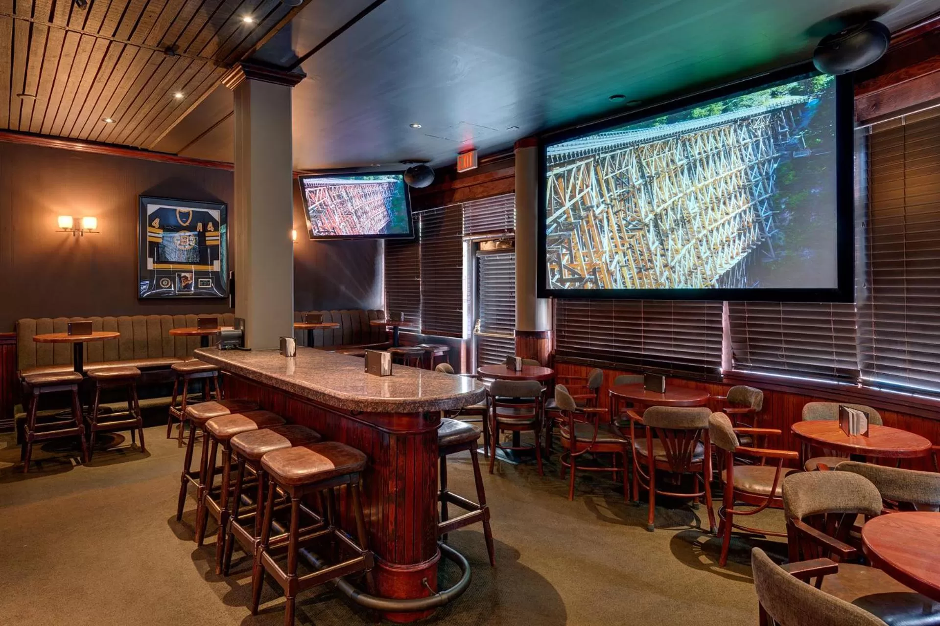 Restaurant/places to eat in Whistler Village Inn & Suites