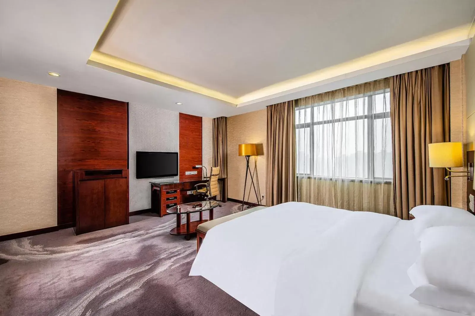 Photo of the whole room, TV/Entertainment Center in Crowne Plaza Foshan, an IHG Hotel - Exclusive bus stations for HKSAR round-trips