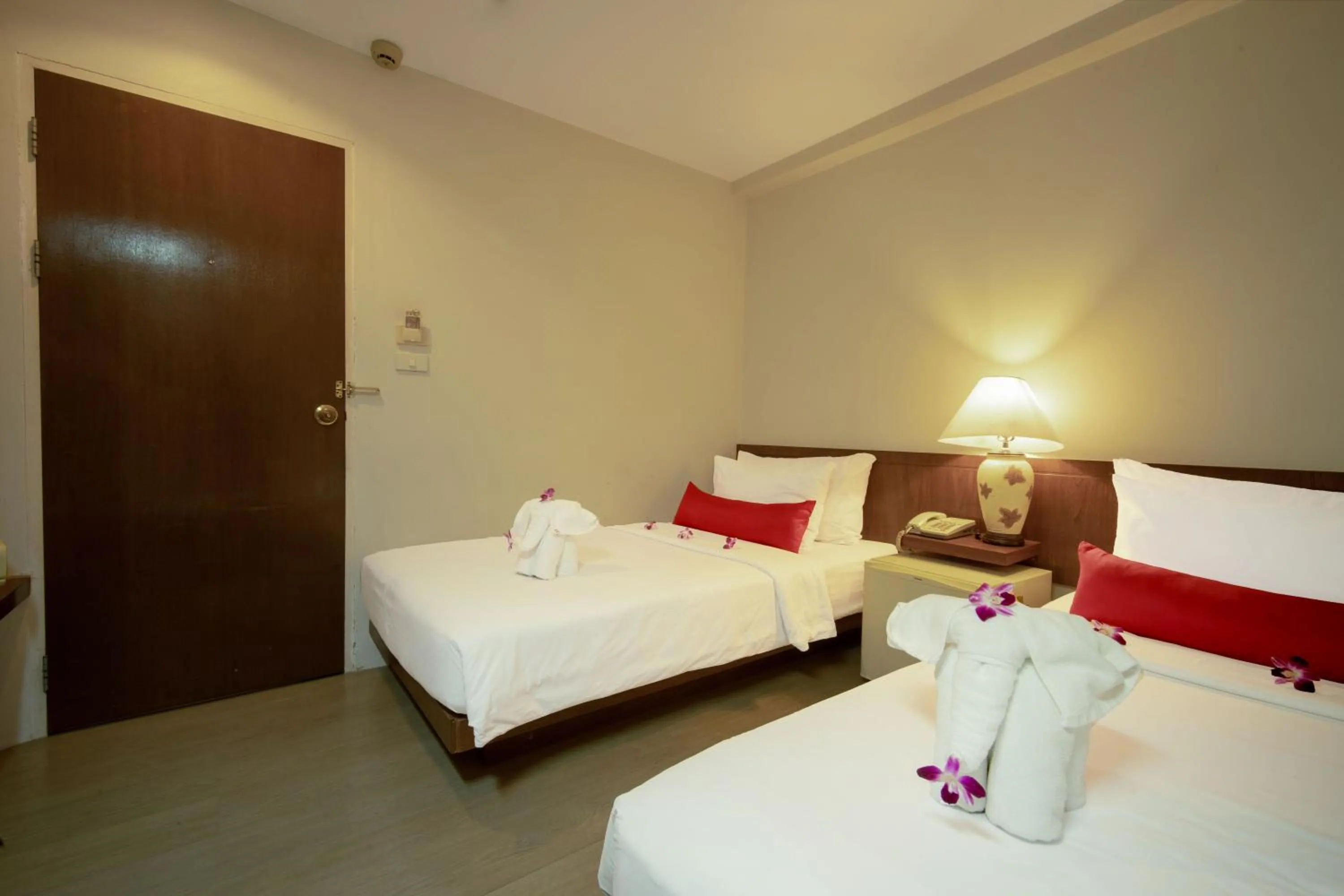 Bedroom, Bed in Villa Cha-Cha Banglumphu