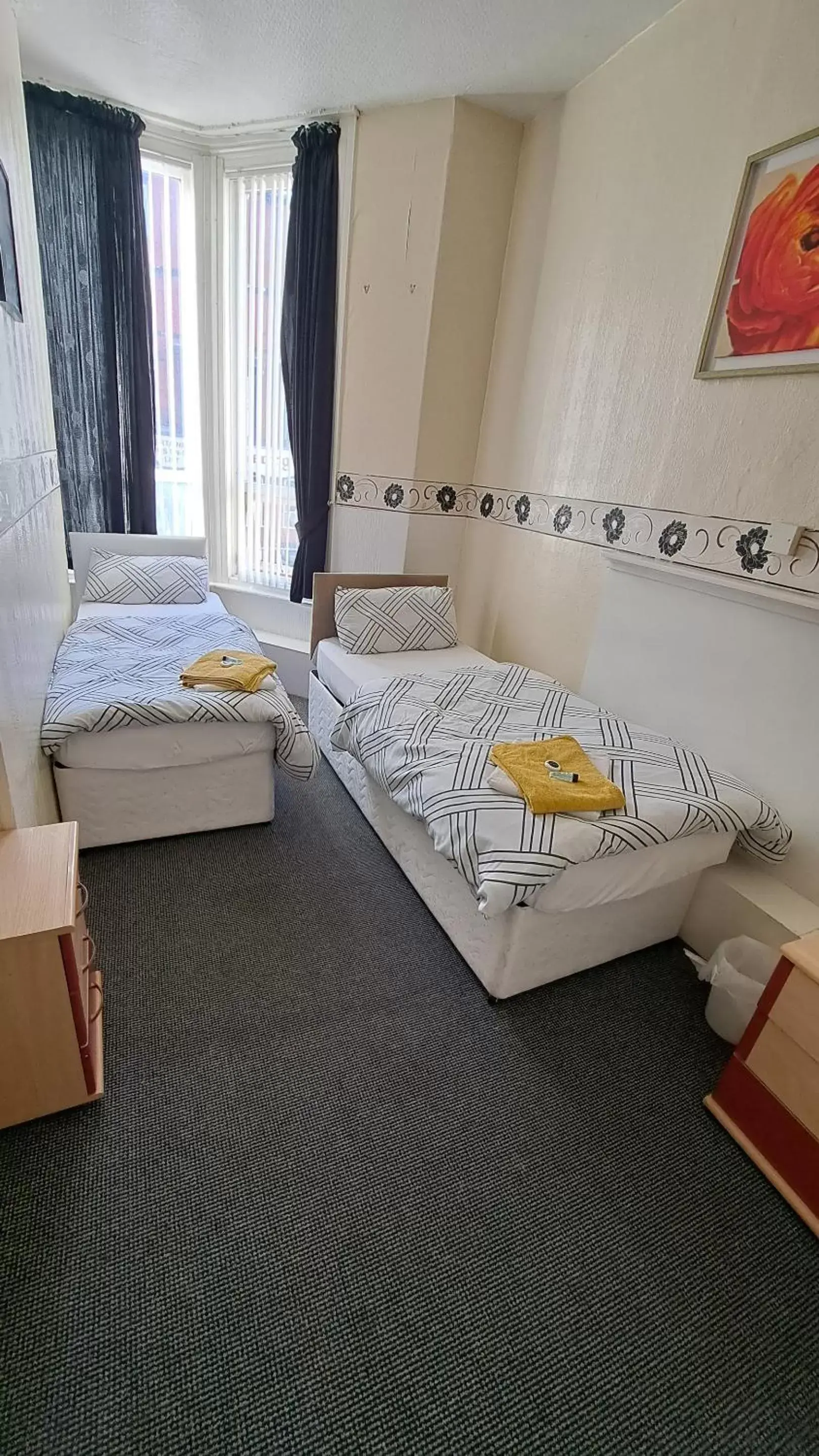 Bedroom, Bed in Fern Villa Hotel - Albert Road