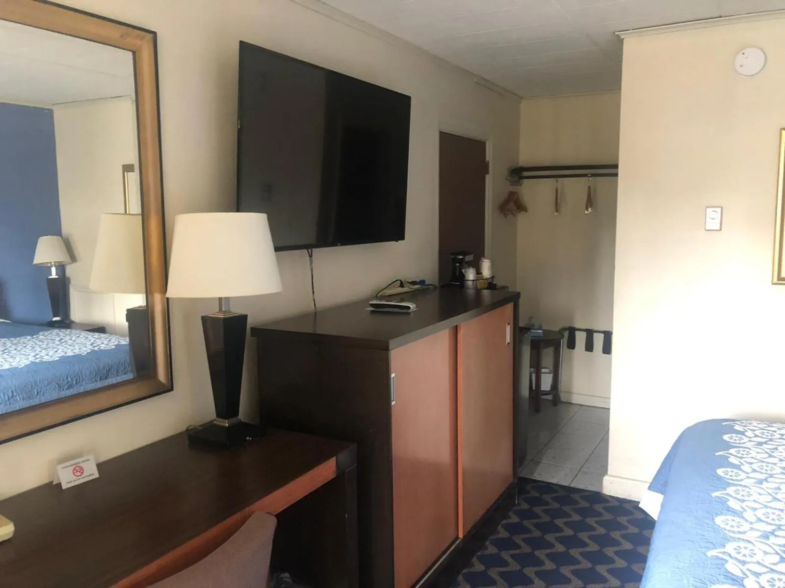 Bed in Aderi Hotel Lewisburg