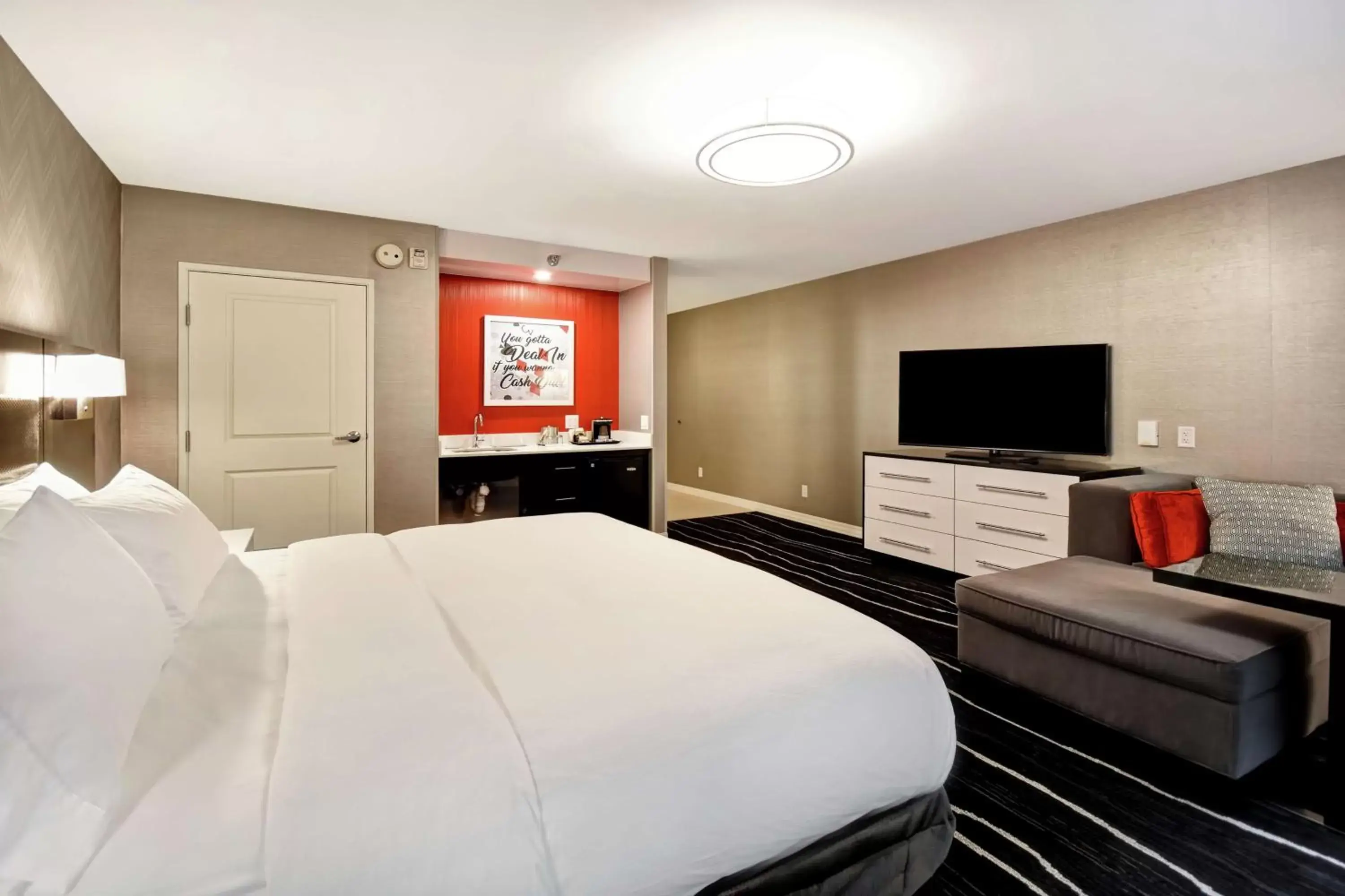 Bedroom, TV/Entertainment Center in DoubleTree by Hilton Deadwood at Cadillac Jack's