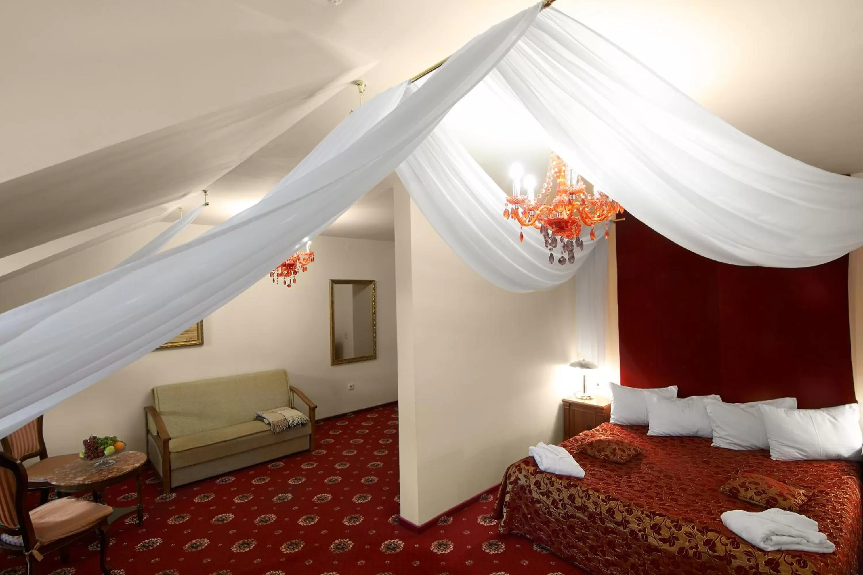 Photo of the whole room, Bed in Oscar