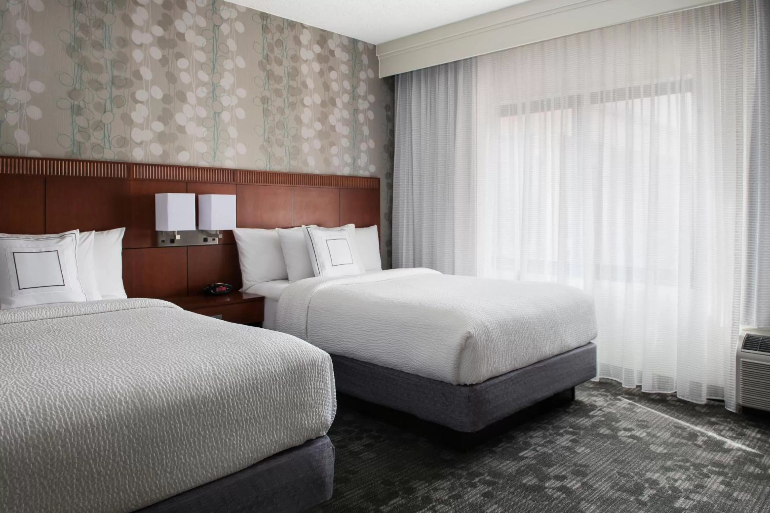 Photo of the whole room, Bed in Sonesta Select Mahwah