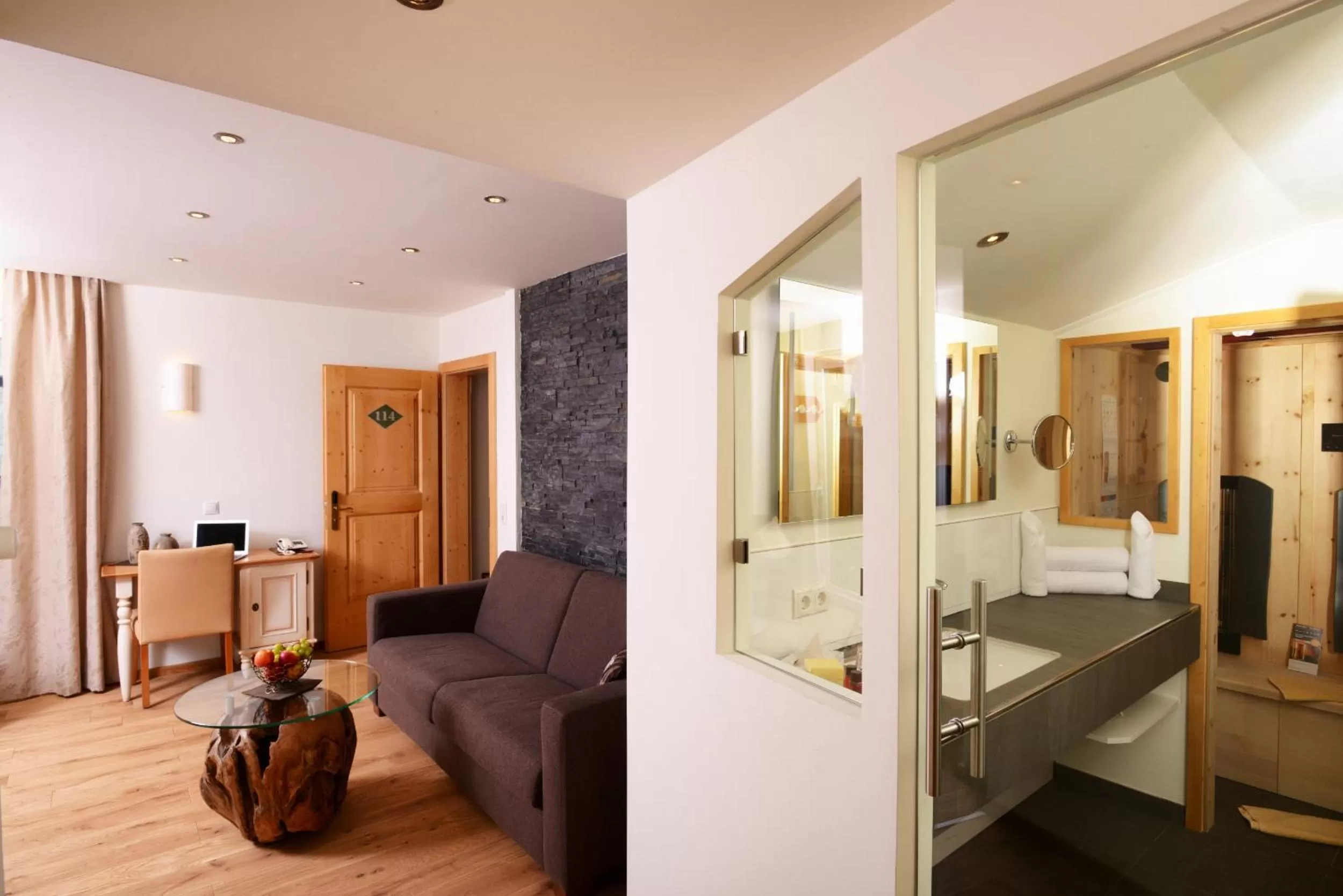 Bathroom, Bed in Hotel Schartner