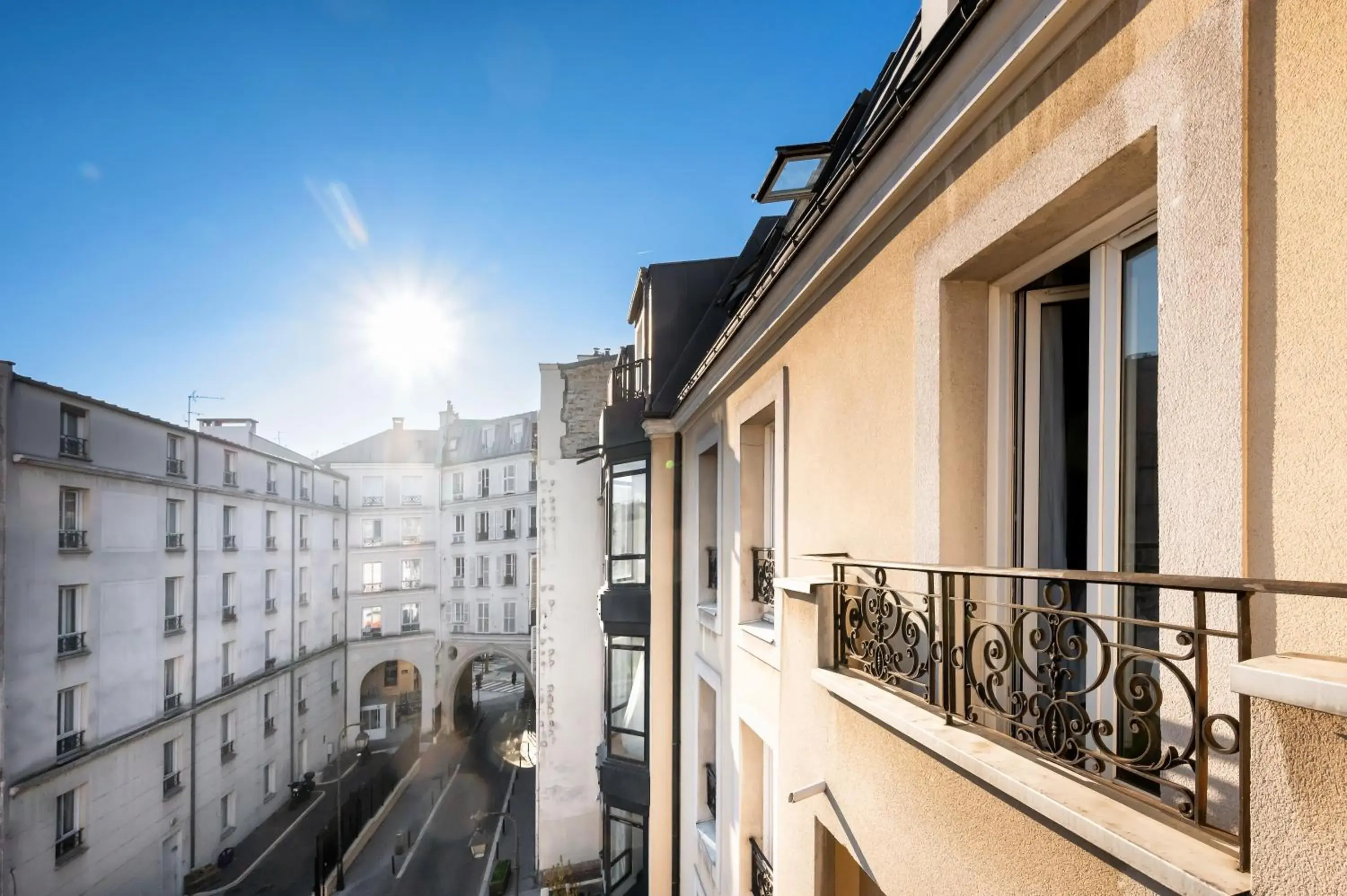 Neighbourhood, Balcony/Terrace in Staycity Aparthotels Gare de lEst