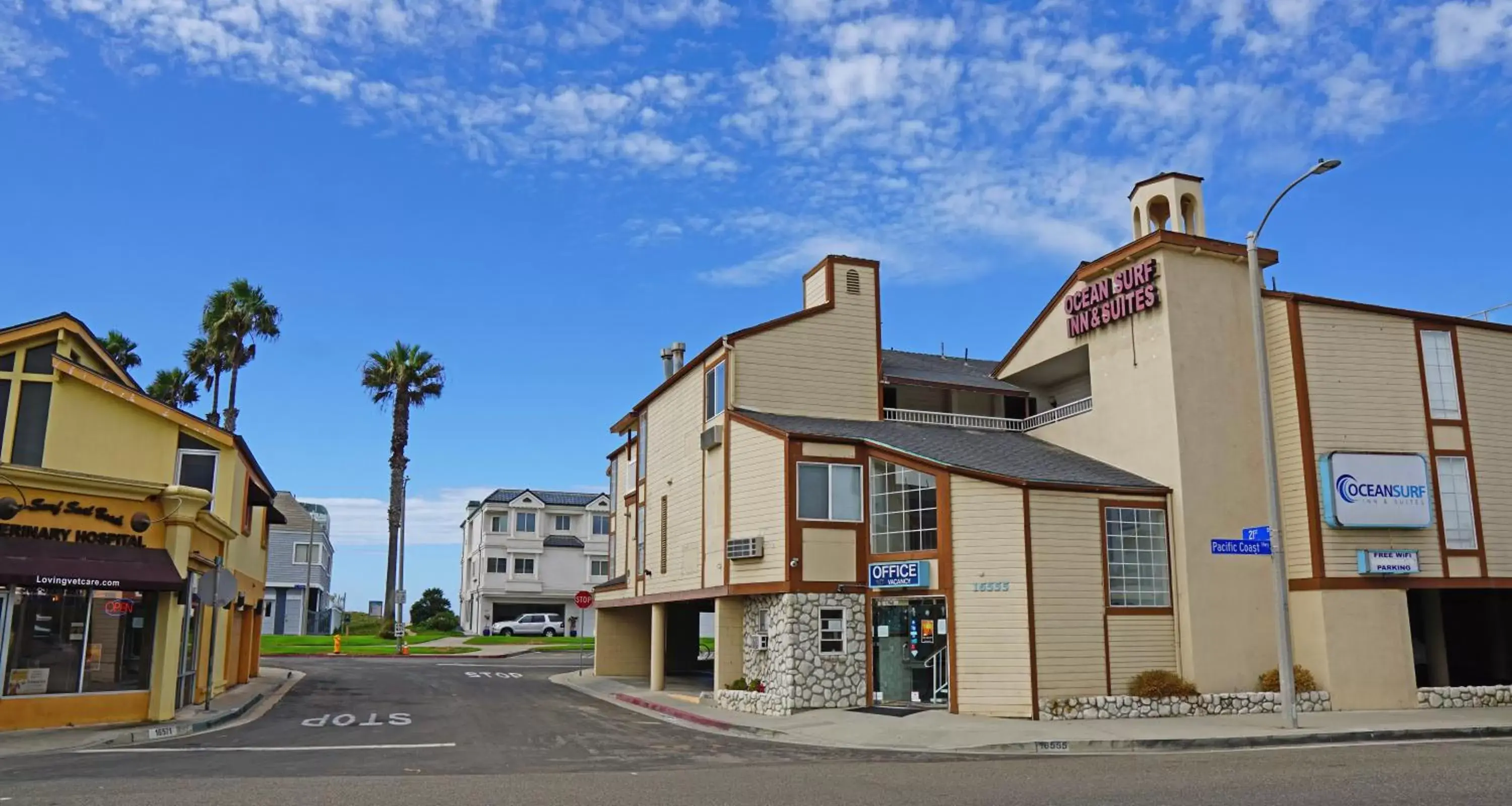 Facade/entrance, Property Building in Ocean Surf Inn & Suites