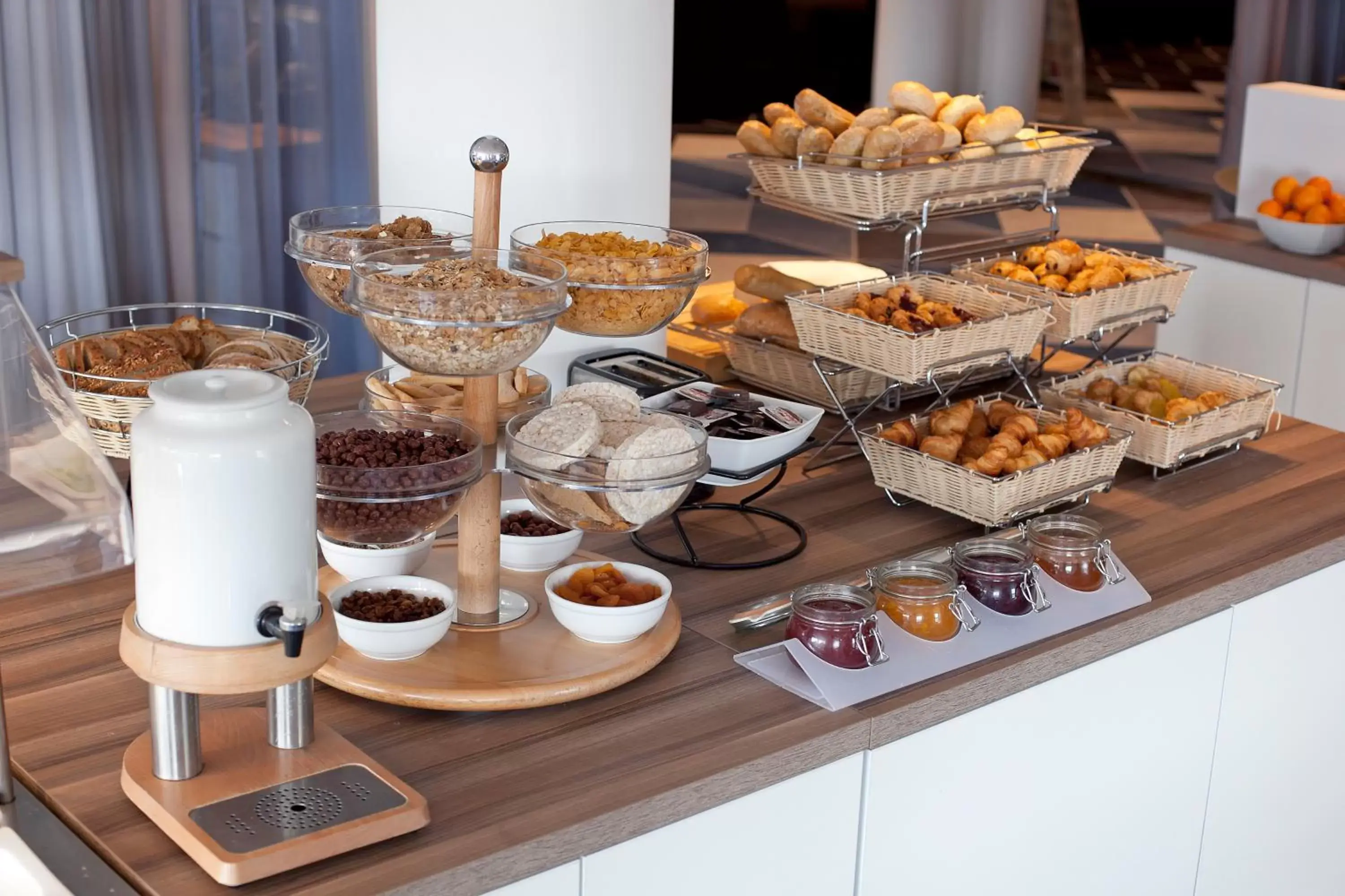 Buffet breakfast in Novotel Katowice Centrum