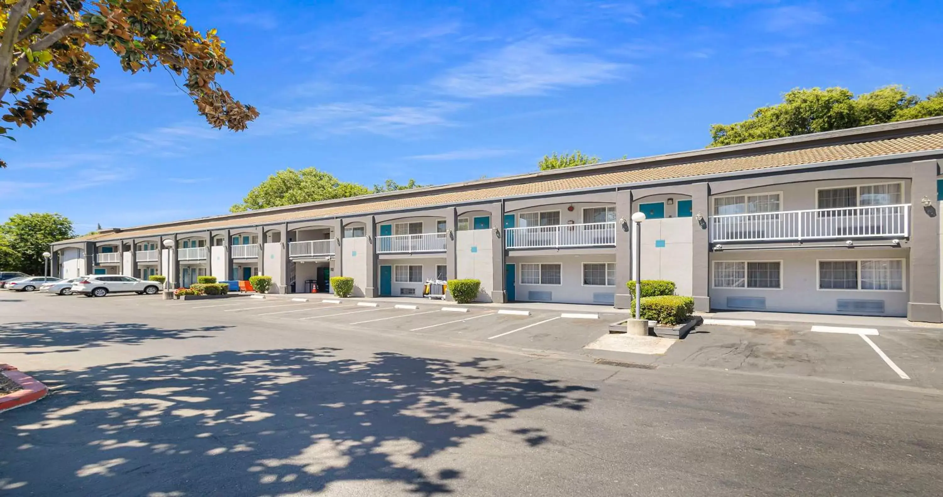 Property Building in SureStay Plus Hotel by Best Western Sacramento North