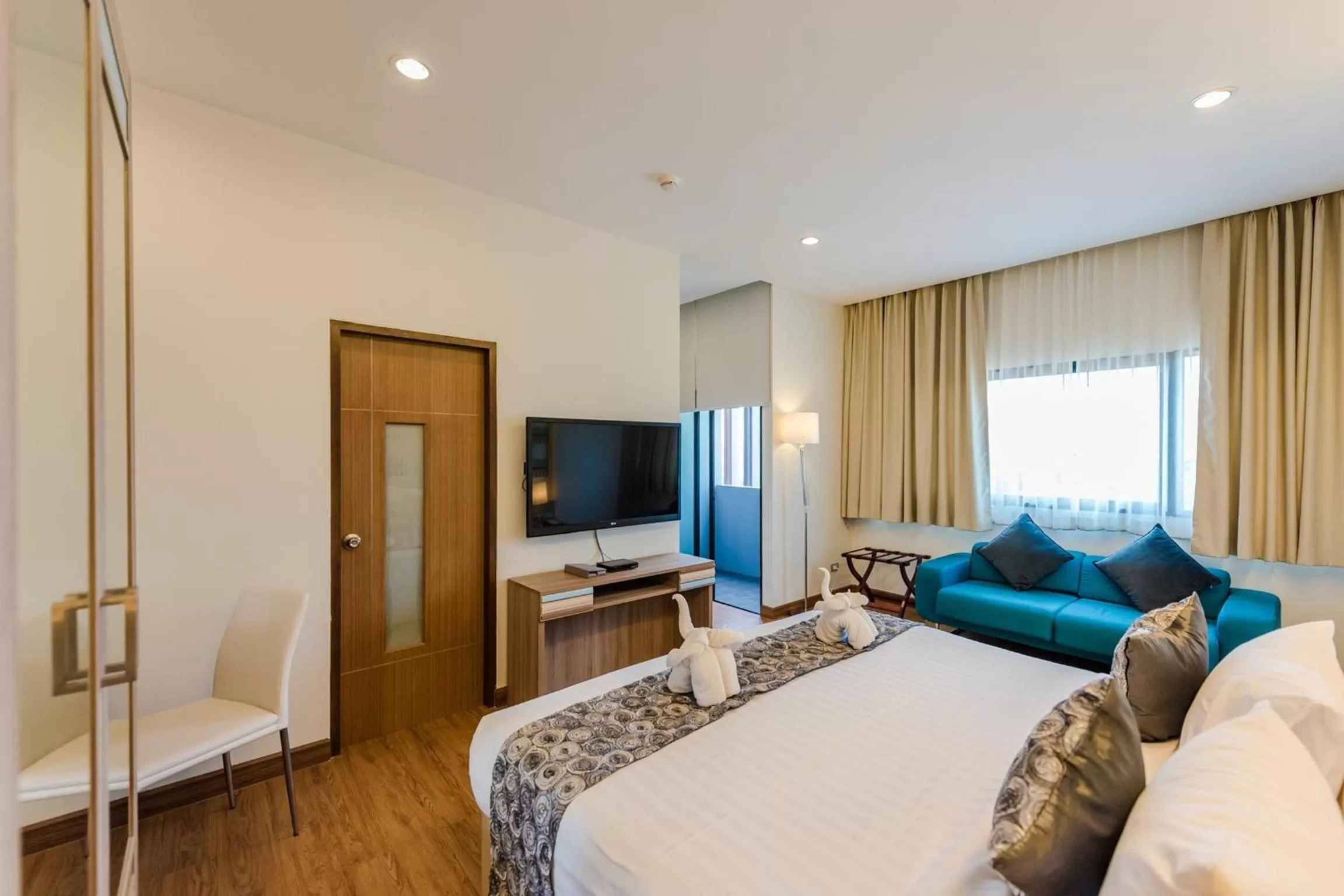 Bedroom, Bed in S17 Nimman