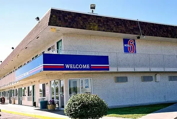 Facade/entrance, Property Building in Motel 6-Moses Lake, WA