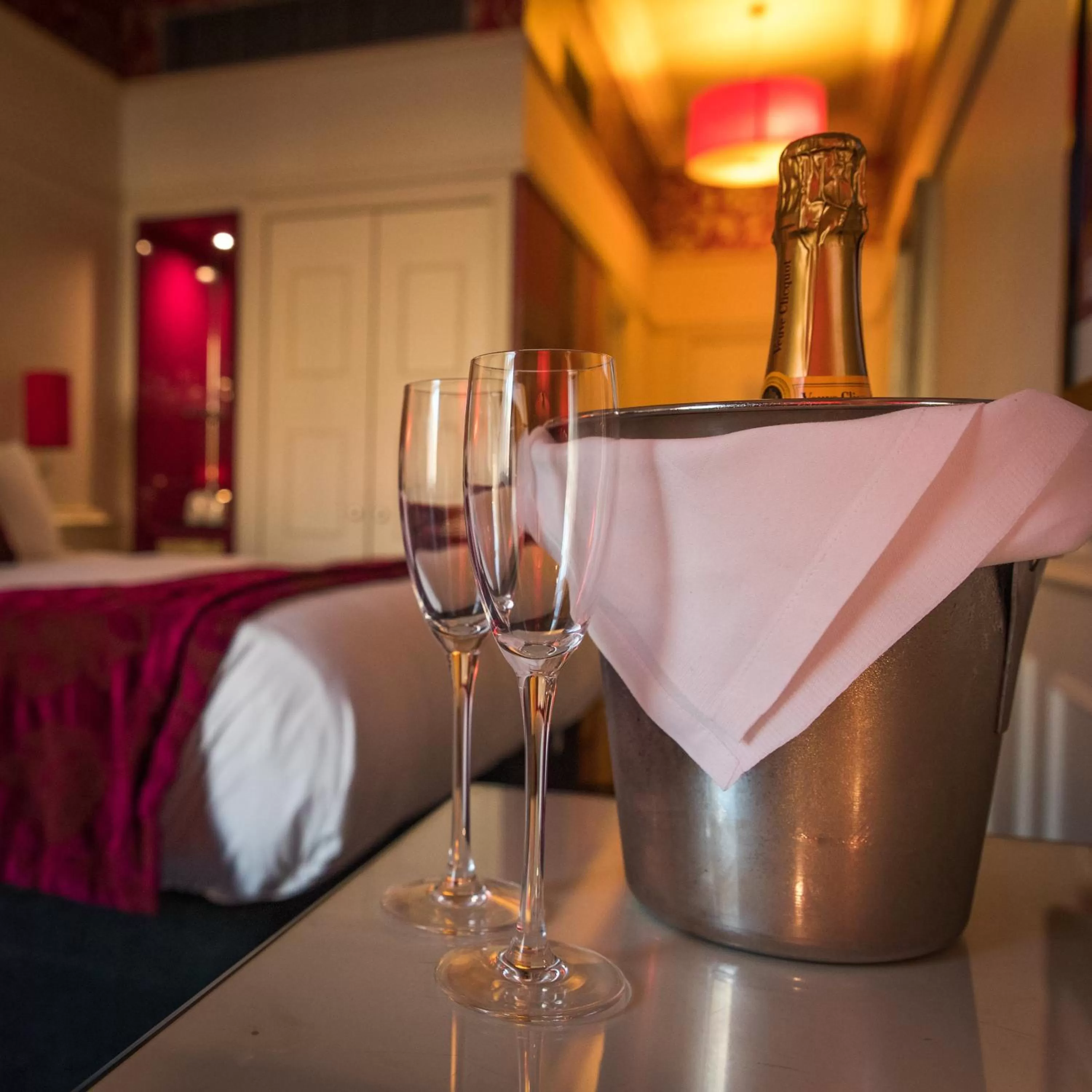 Photo of the whole room, Bed in Hotel Indigo Glasgow by IHG