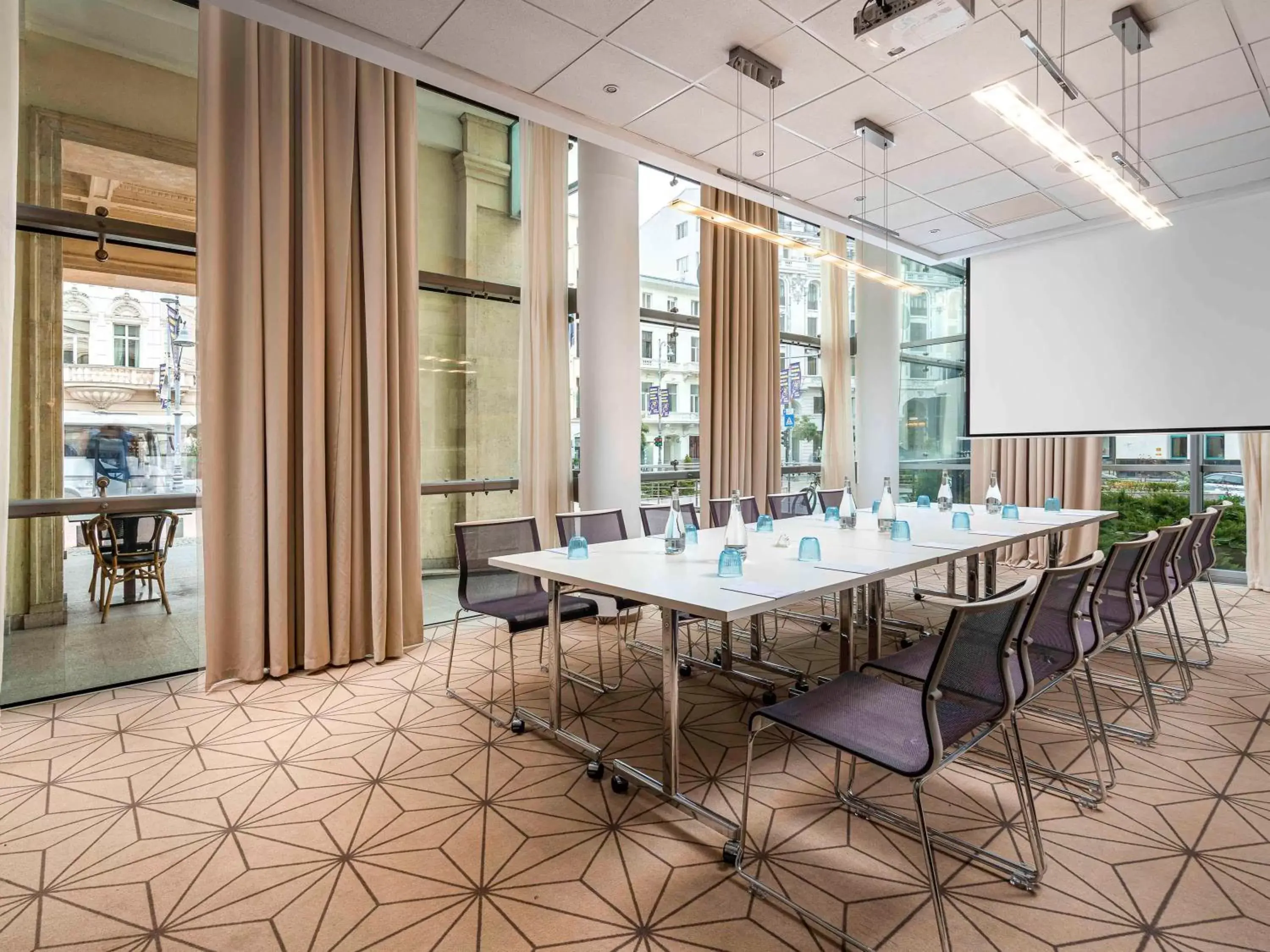 Meeting/conference room in Novotel Bucharest City Centre