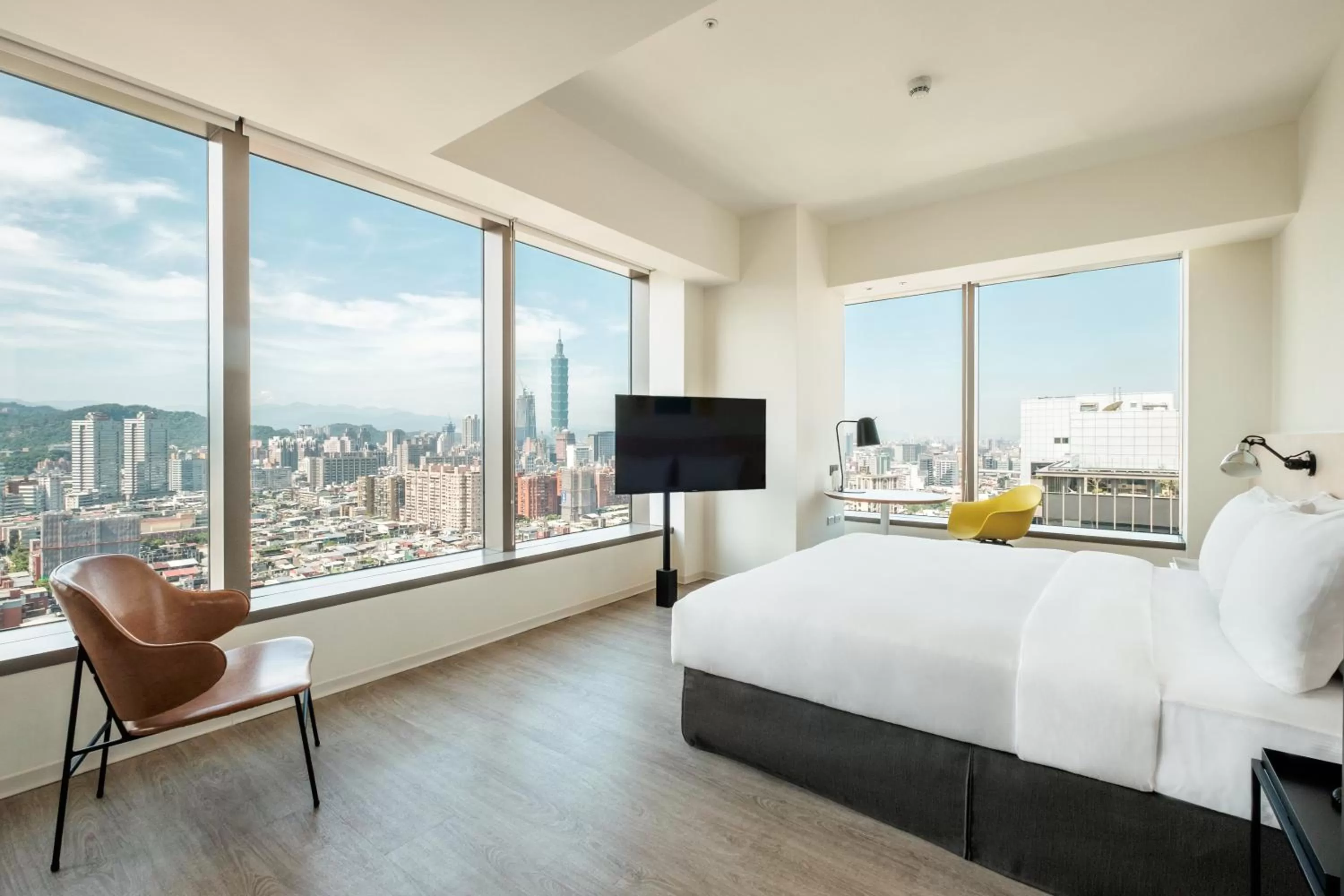 Photo of the whole room, Bed in amba Taipei Songshan