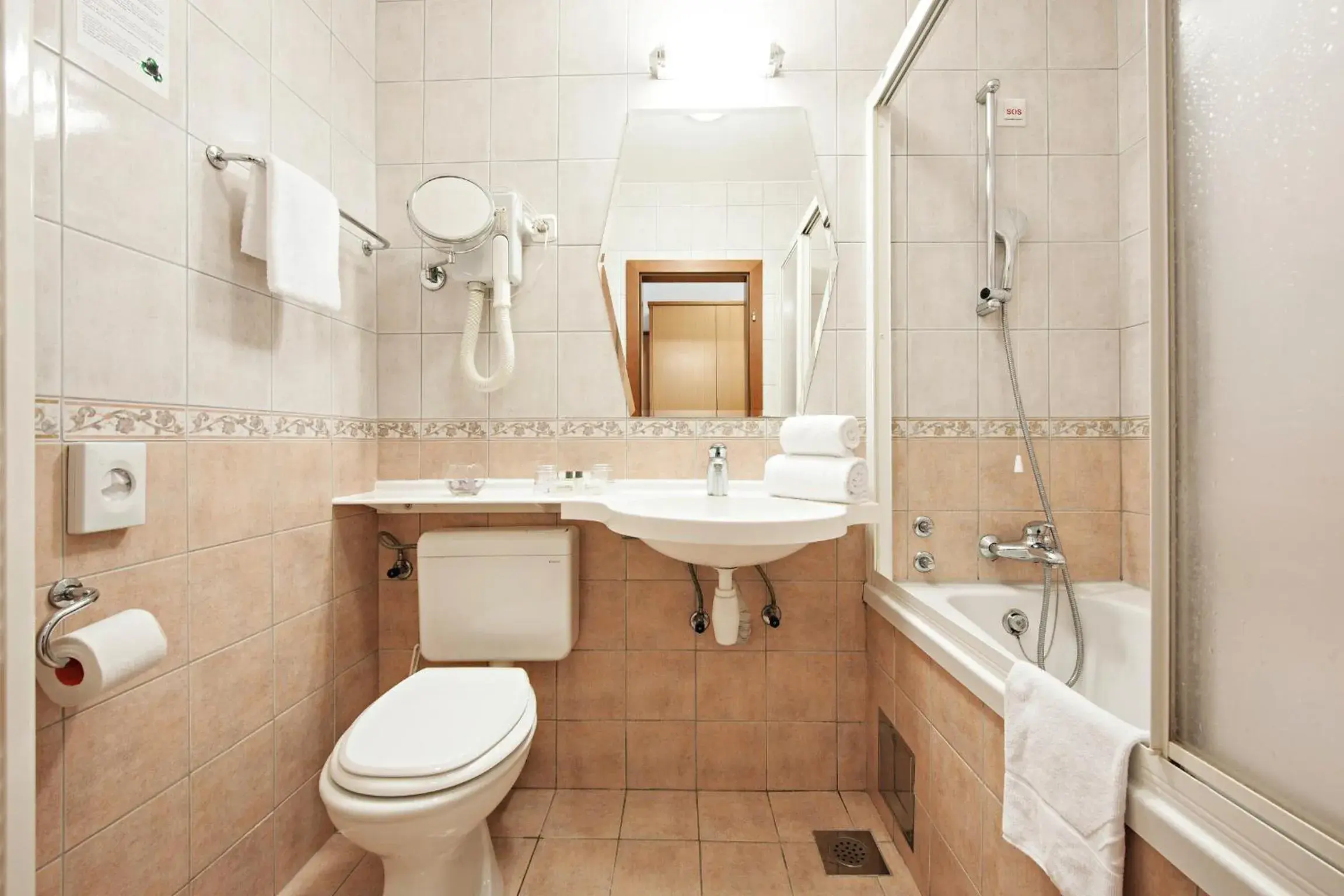 Bathroom in Hotel Termal - Terme 3000 - Sava Hotels & Resorts