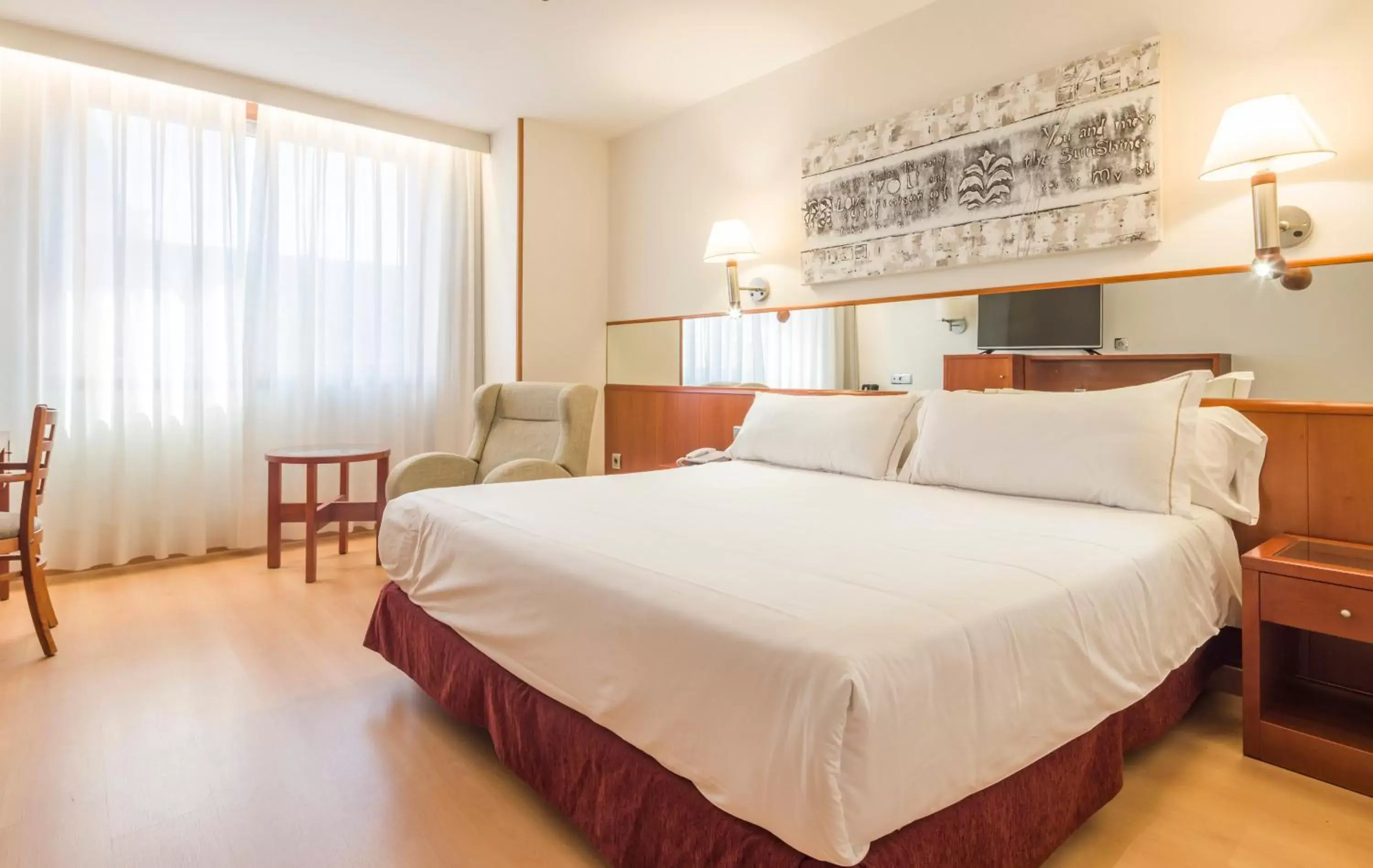 Bedroom, Bed in Ilunion Les Corts Spa