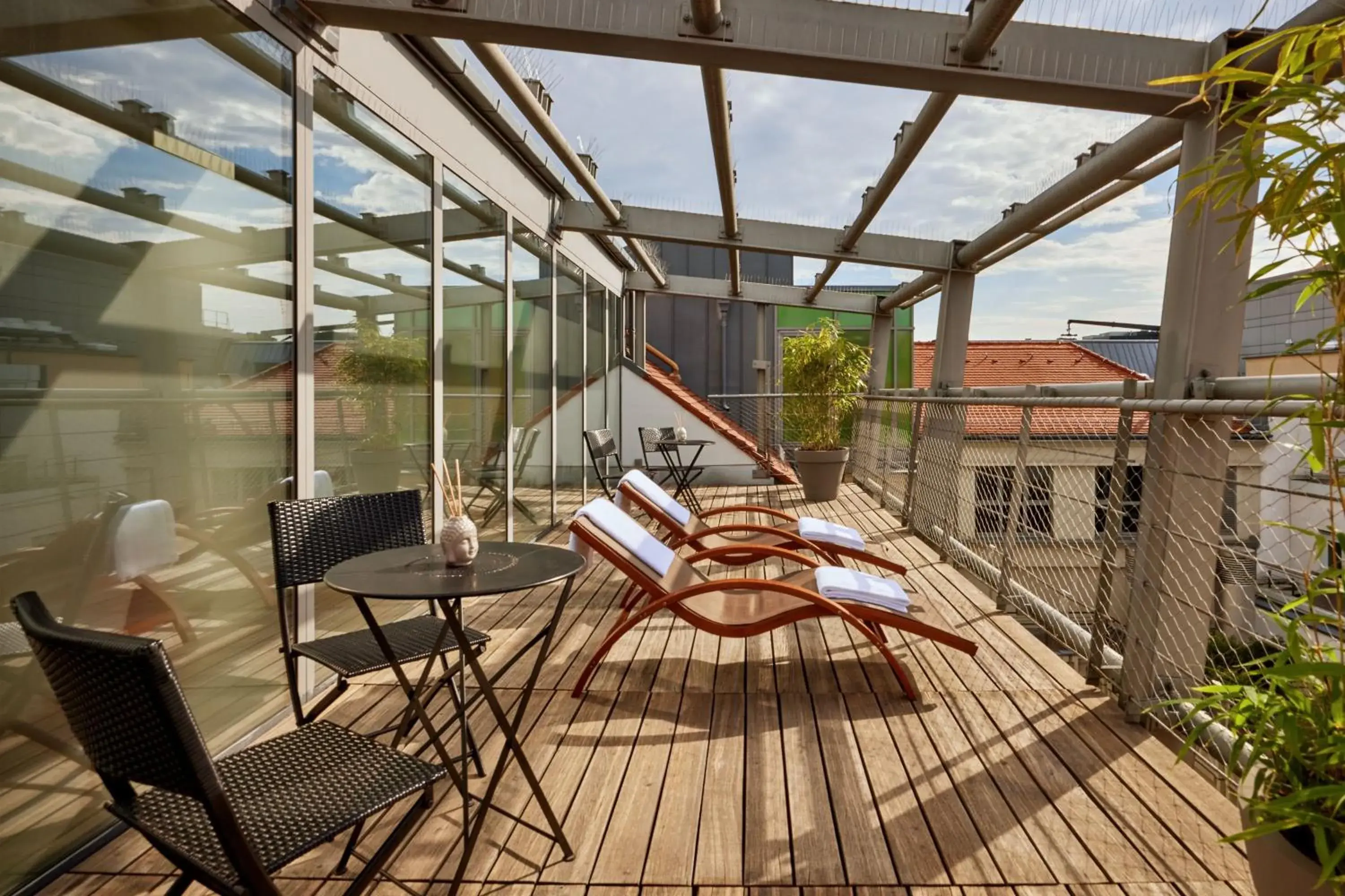Spa and wellness centre/facilities, Balcony/Terrace in Hotel Luc, Autograph Collection