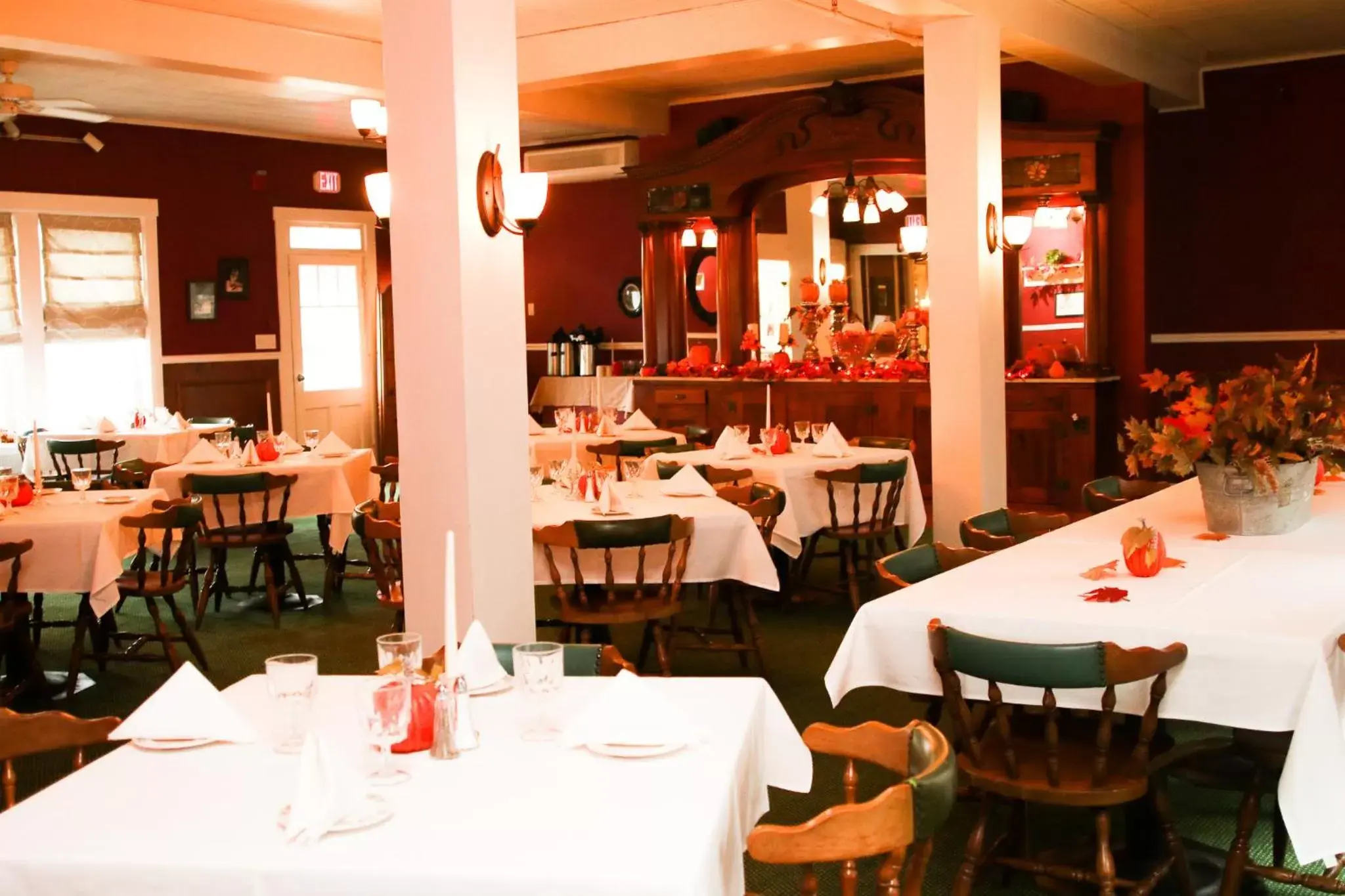 Restaurant/Places to Eat in Fullerton Inn & Restaurant