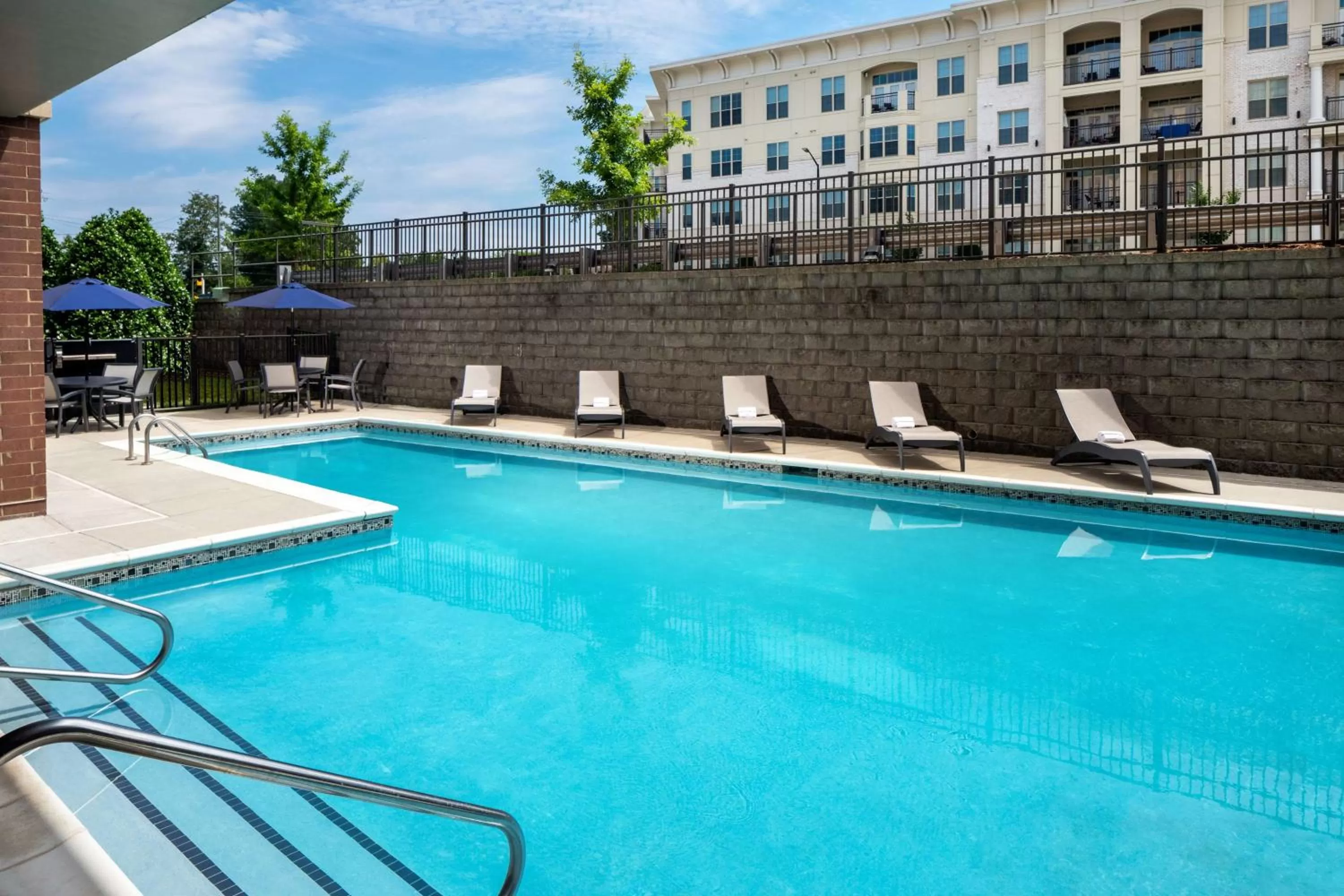 Pool view in Hampton Inn & Suites Charlotte/Ballantyne, Nc