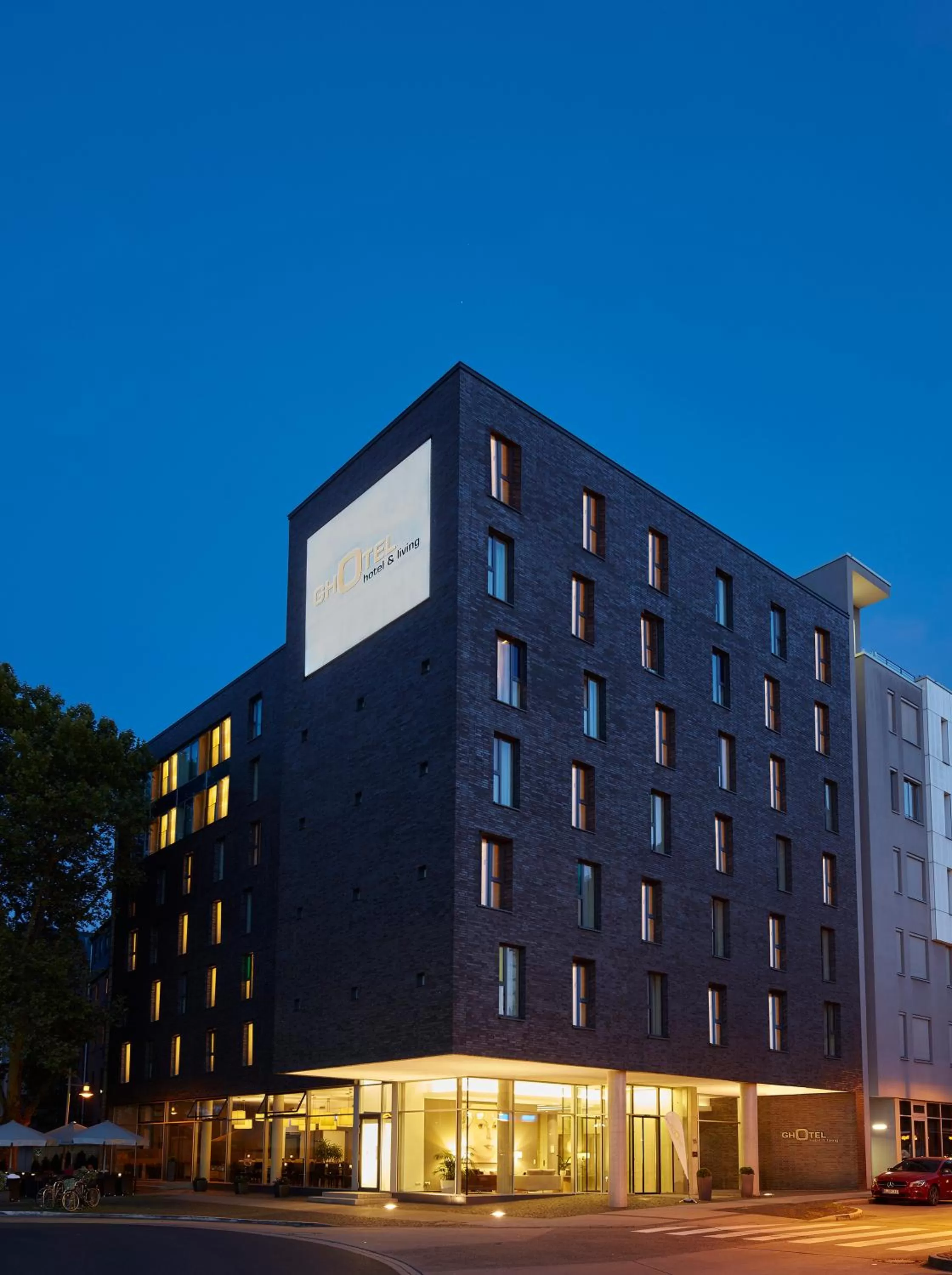 Property building in GHOTEL hotel & living Koblenz
