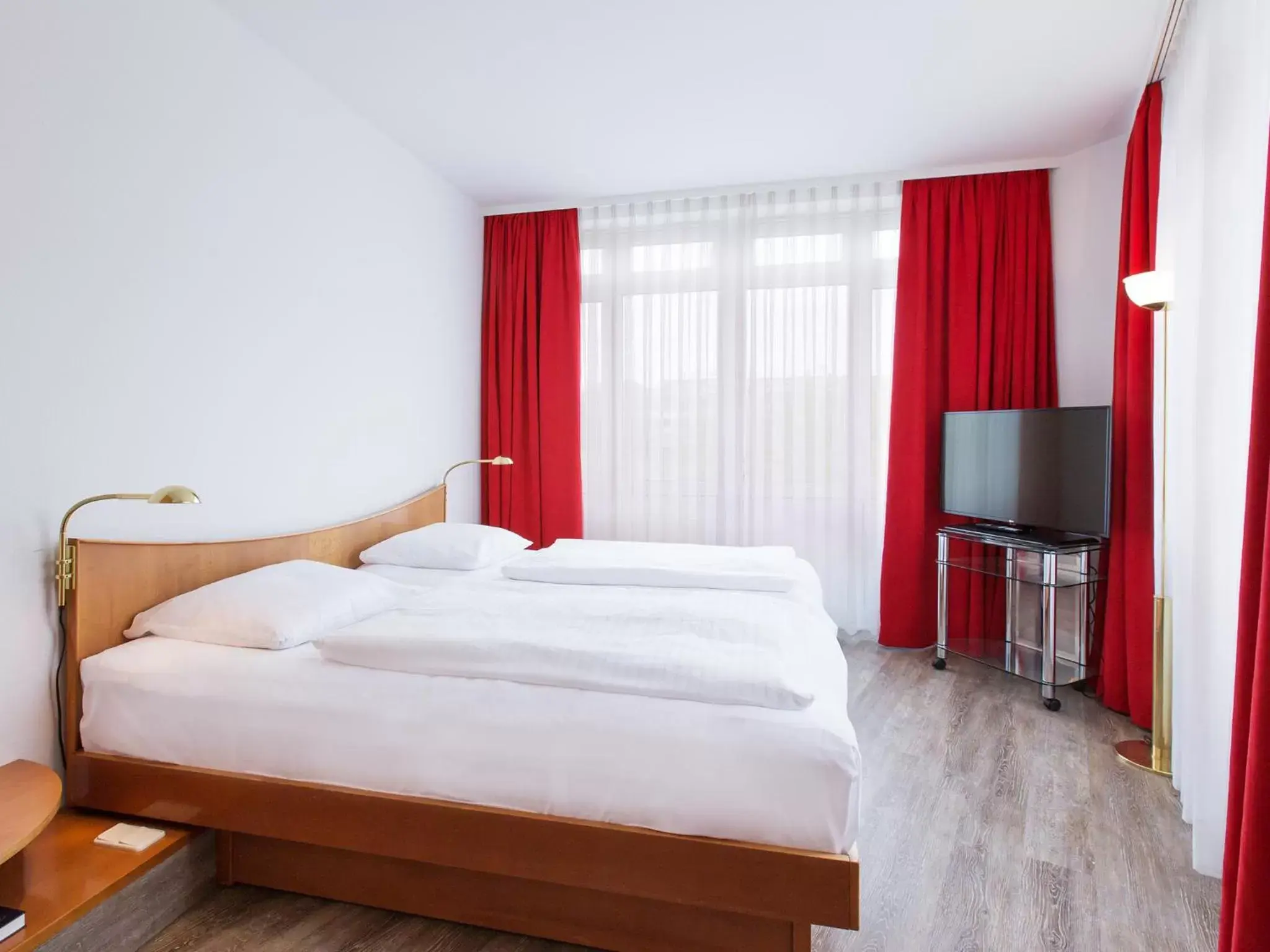 Bedroom, Bed in DORMERO Hotel Dresden Airport