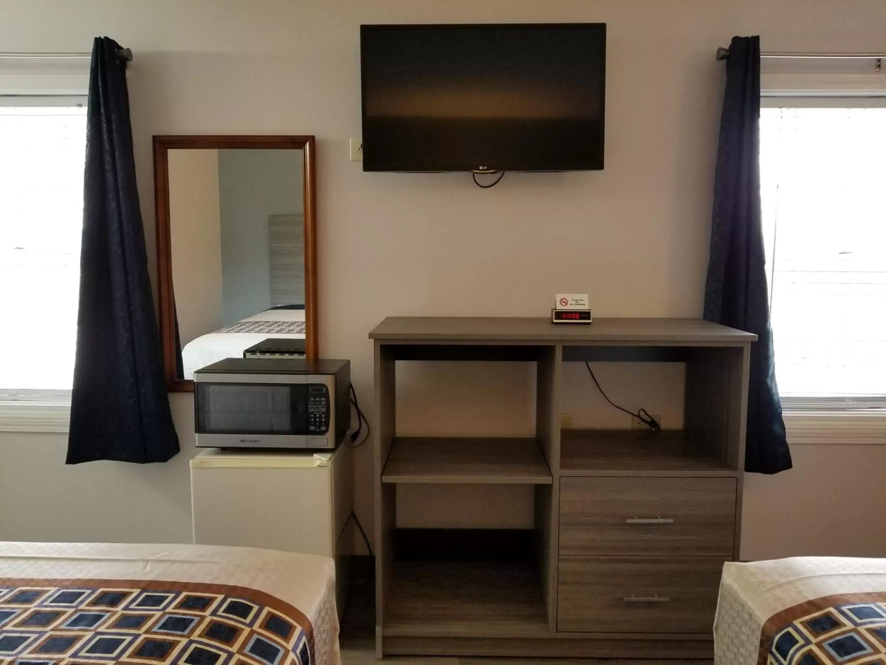 TV and multimedia, TV/Entertainment Center in Old Bardstown Inn