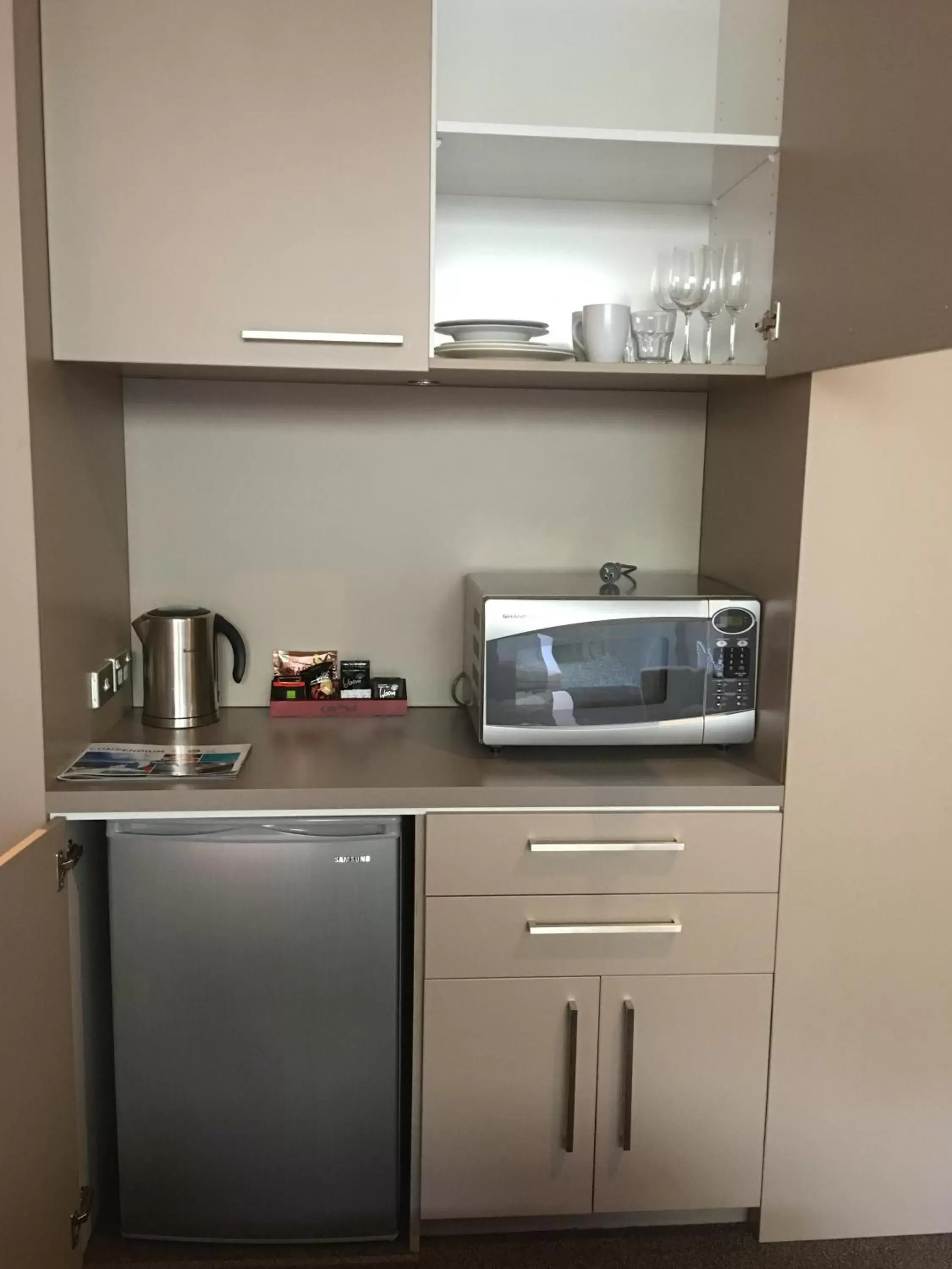 Kitchen or kitchenette, Kitchen/Kitchenette in Highview Apartments