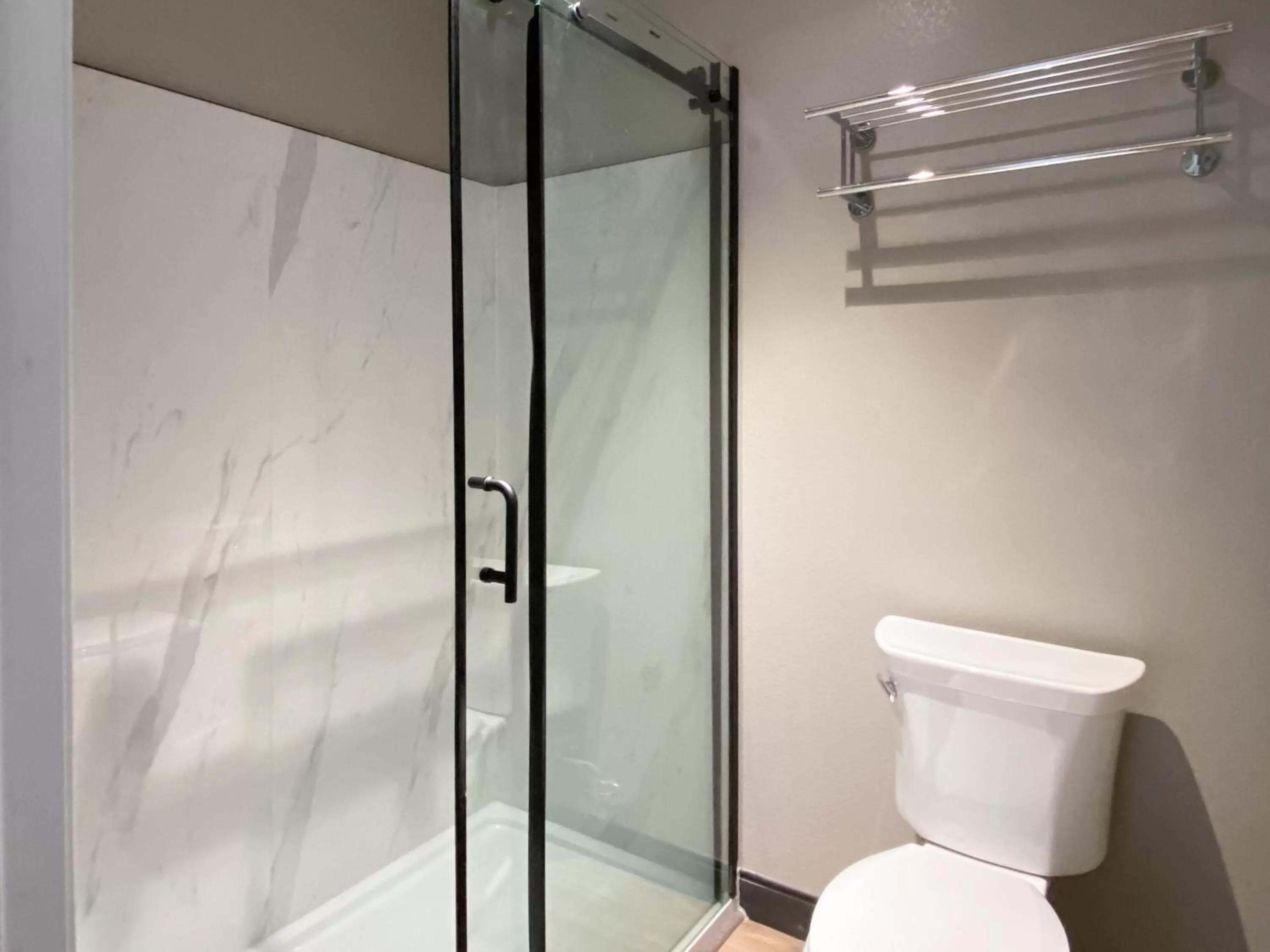 Shower in Studio 6 Suites Stockton, CA Waterfront