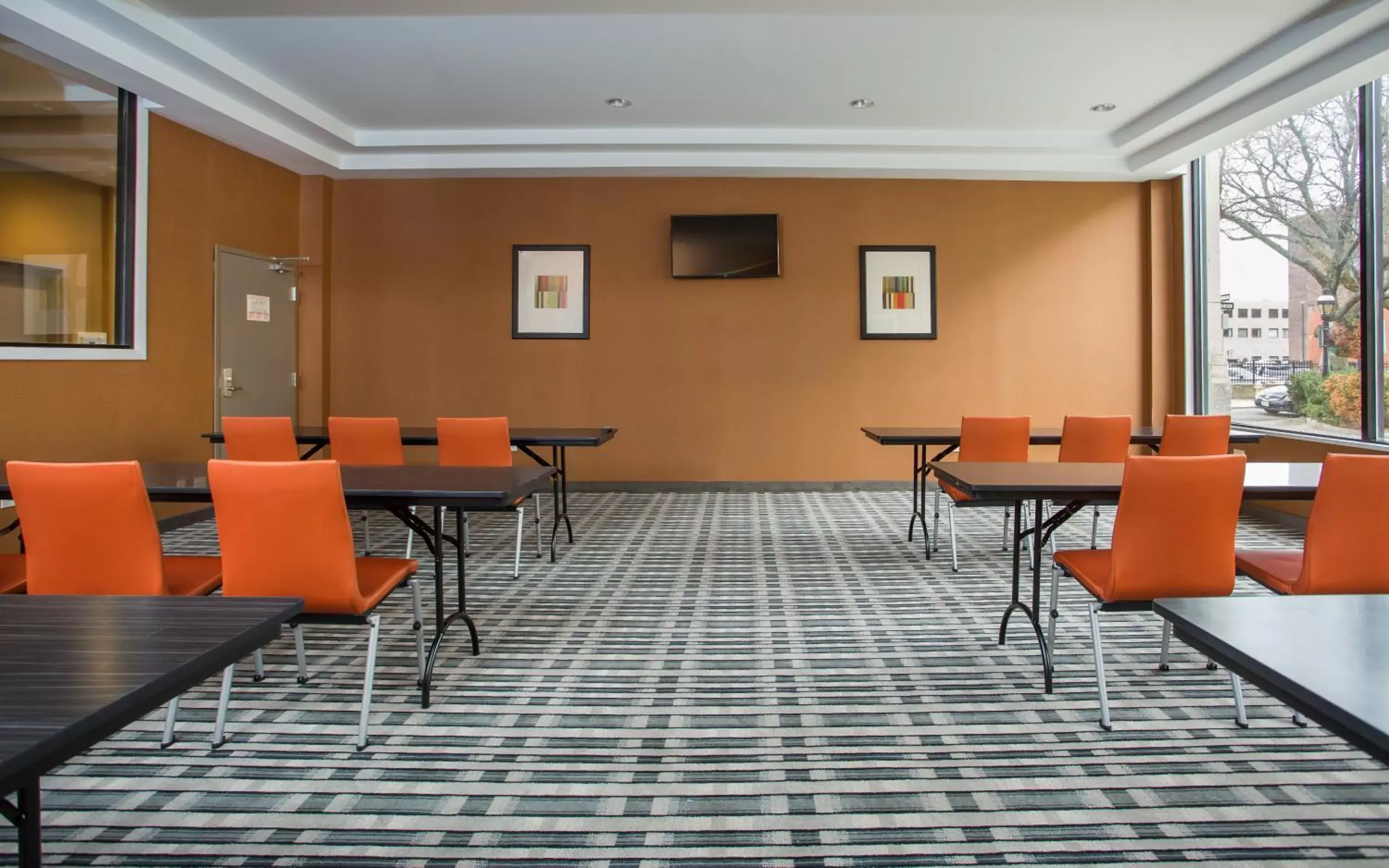 Meeting/conference room, Restaurant/Places to Eat in Holiday Inn Express - Springfield Downtown, an IHG Hotel