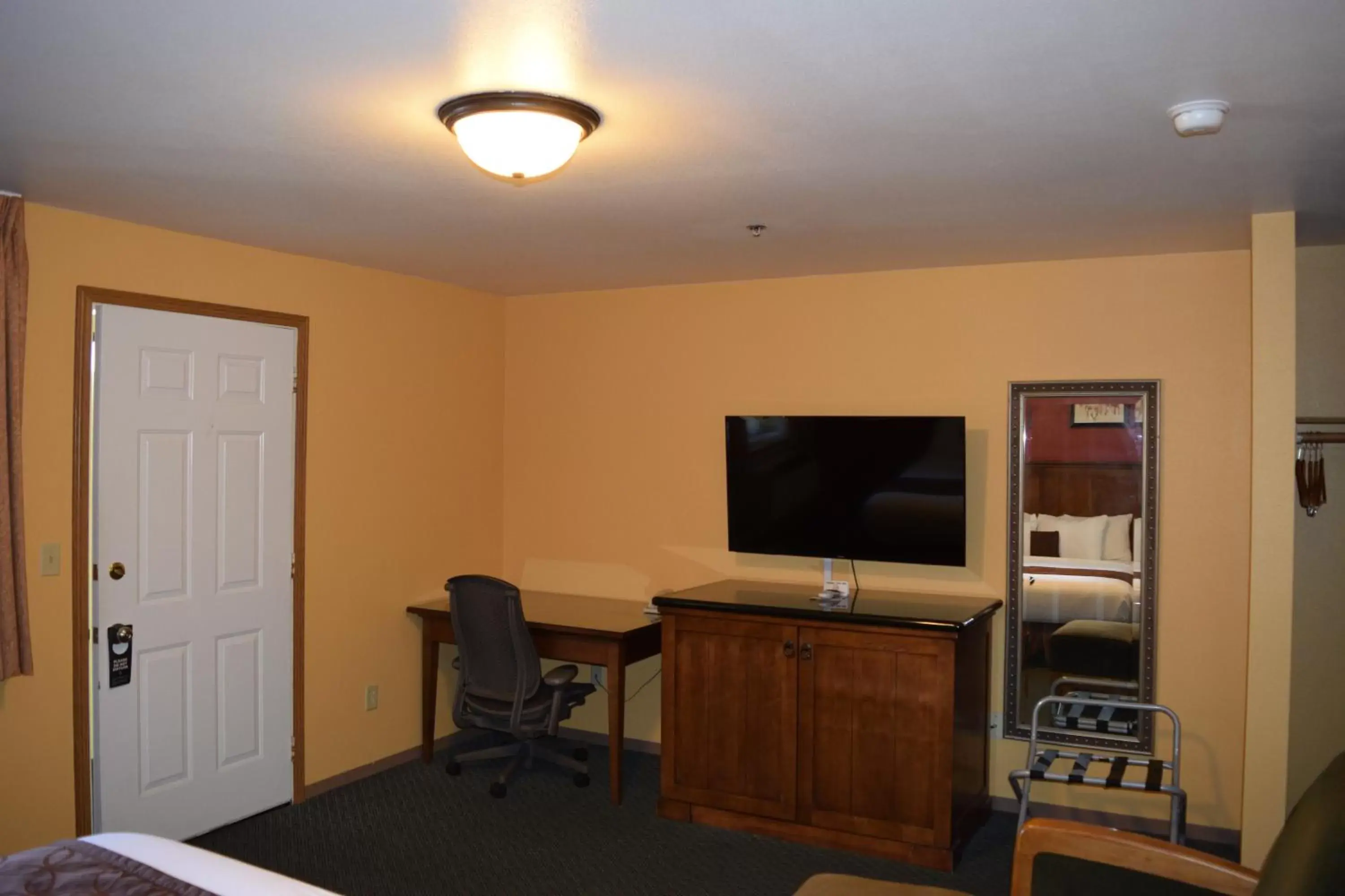 Area and facilities, TV/Entertainment Center in Royal Victorian Motel