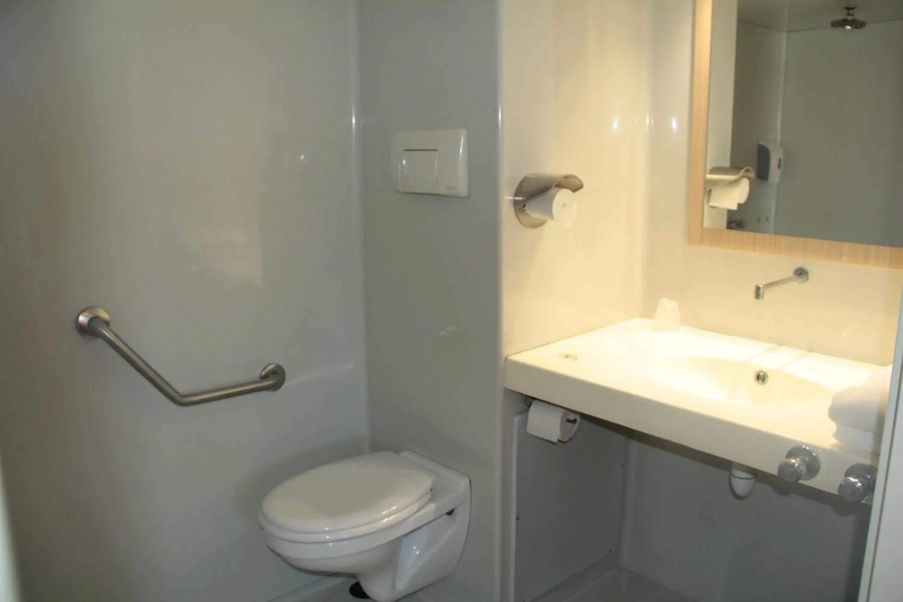 Toilet, Bathroom in Premiere Classe Soissons