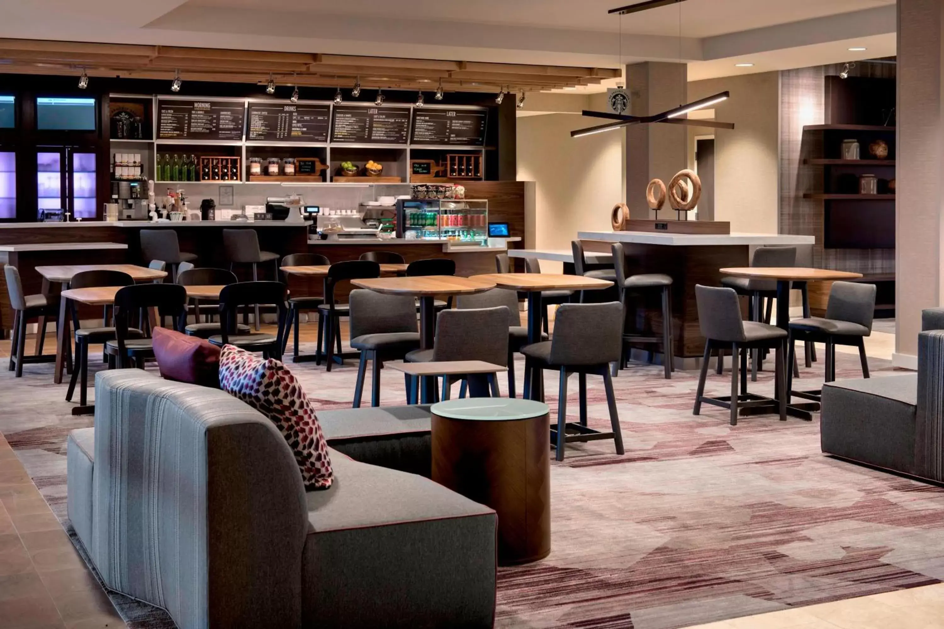 Restaurant/places to eat, Lounge/Bar in Courtyard by Marriott Schenectady at Mohawk Harbor