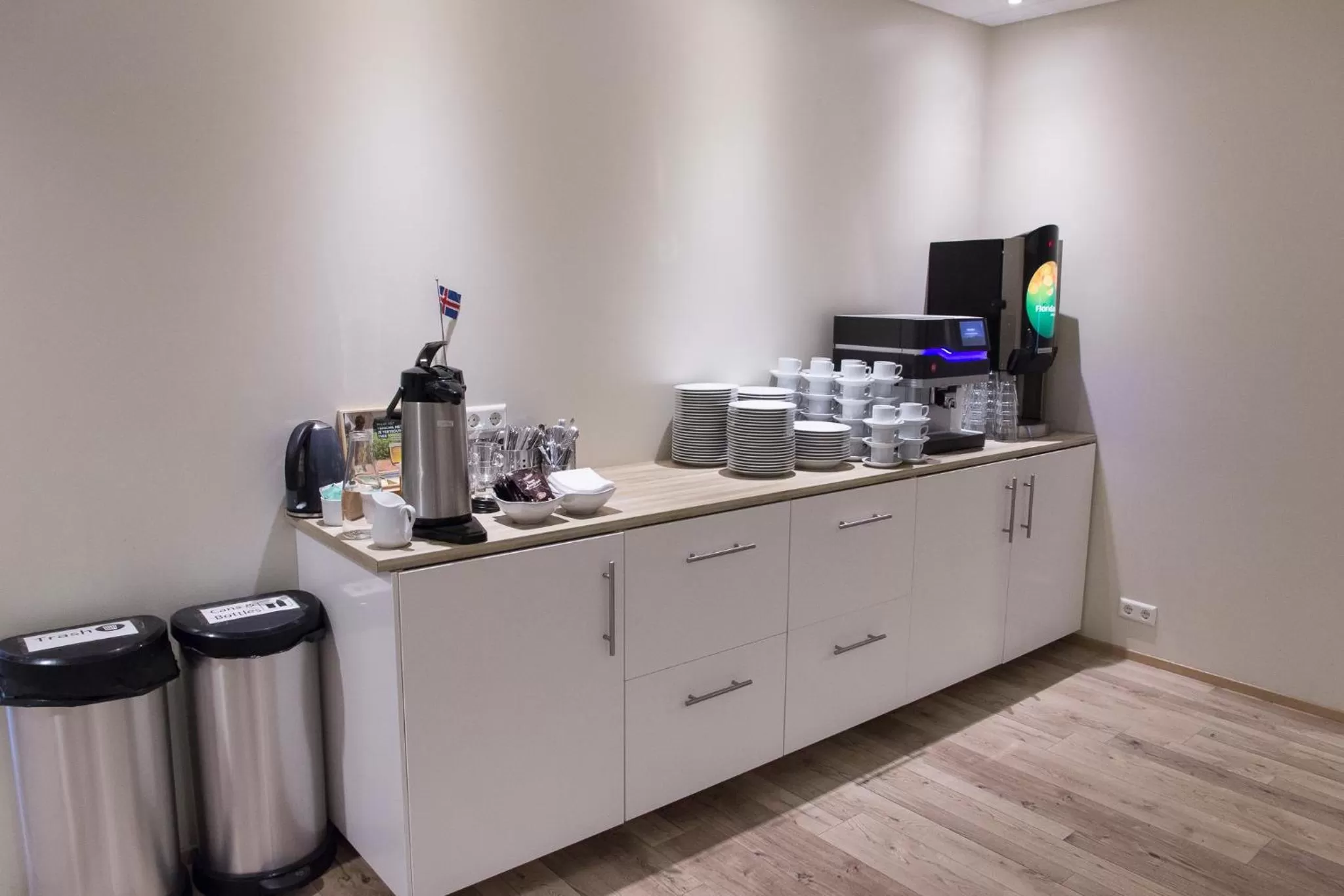 Coffee/tea facilities in Milk Factory