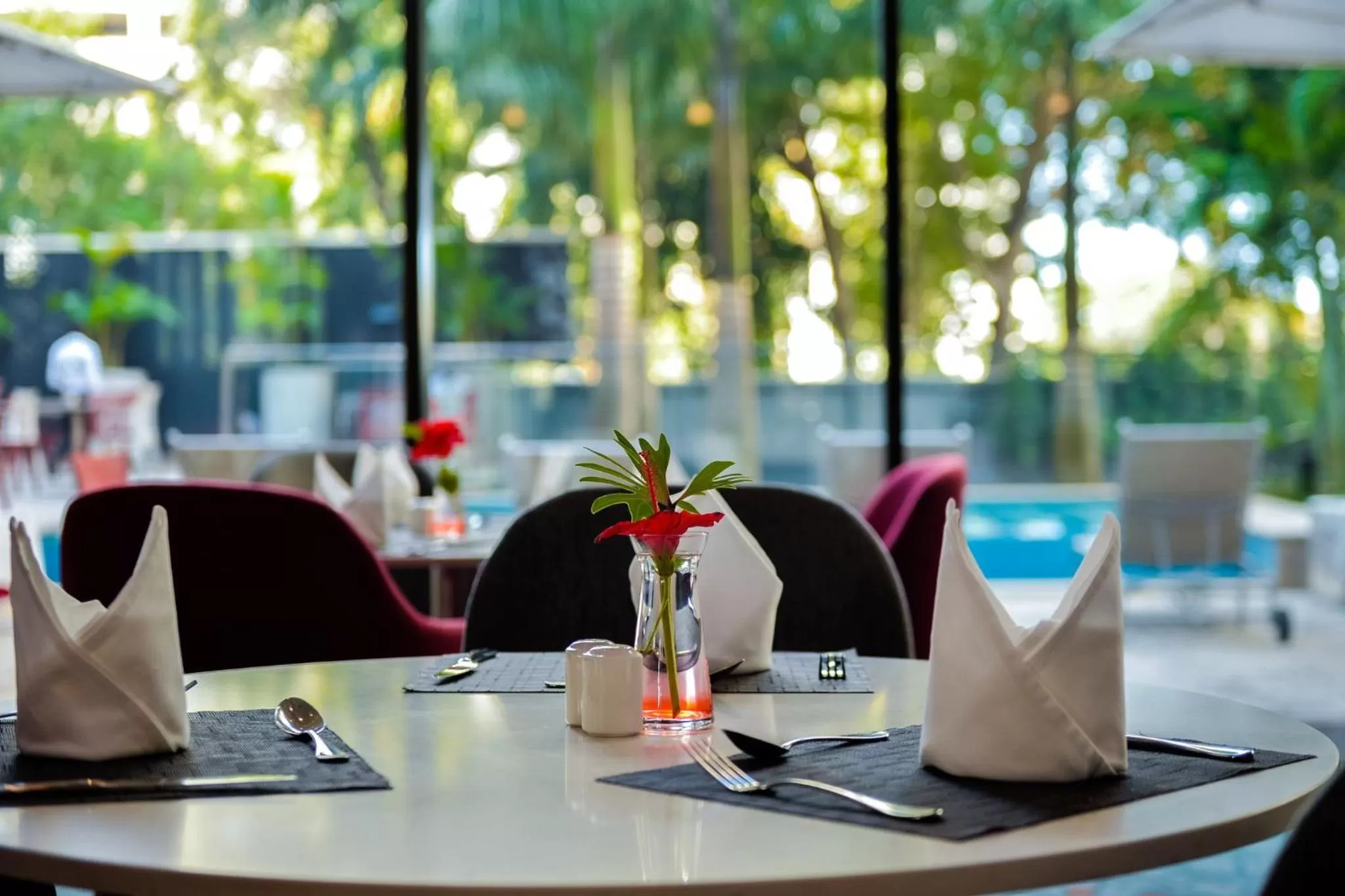 Restaurant/places to eat in Crowne Plaza - Dar Es Salaam by IHG