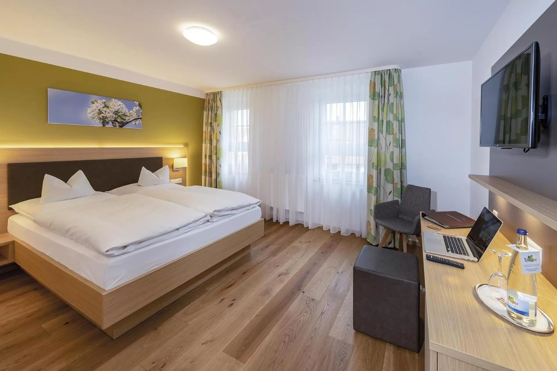 Photo of the whole room, Bed in Gasthof - Hotel zum Ochsen GmbH