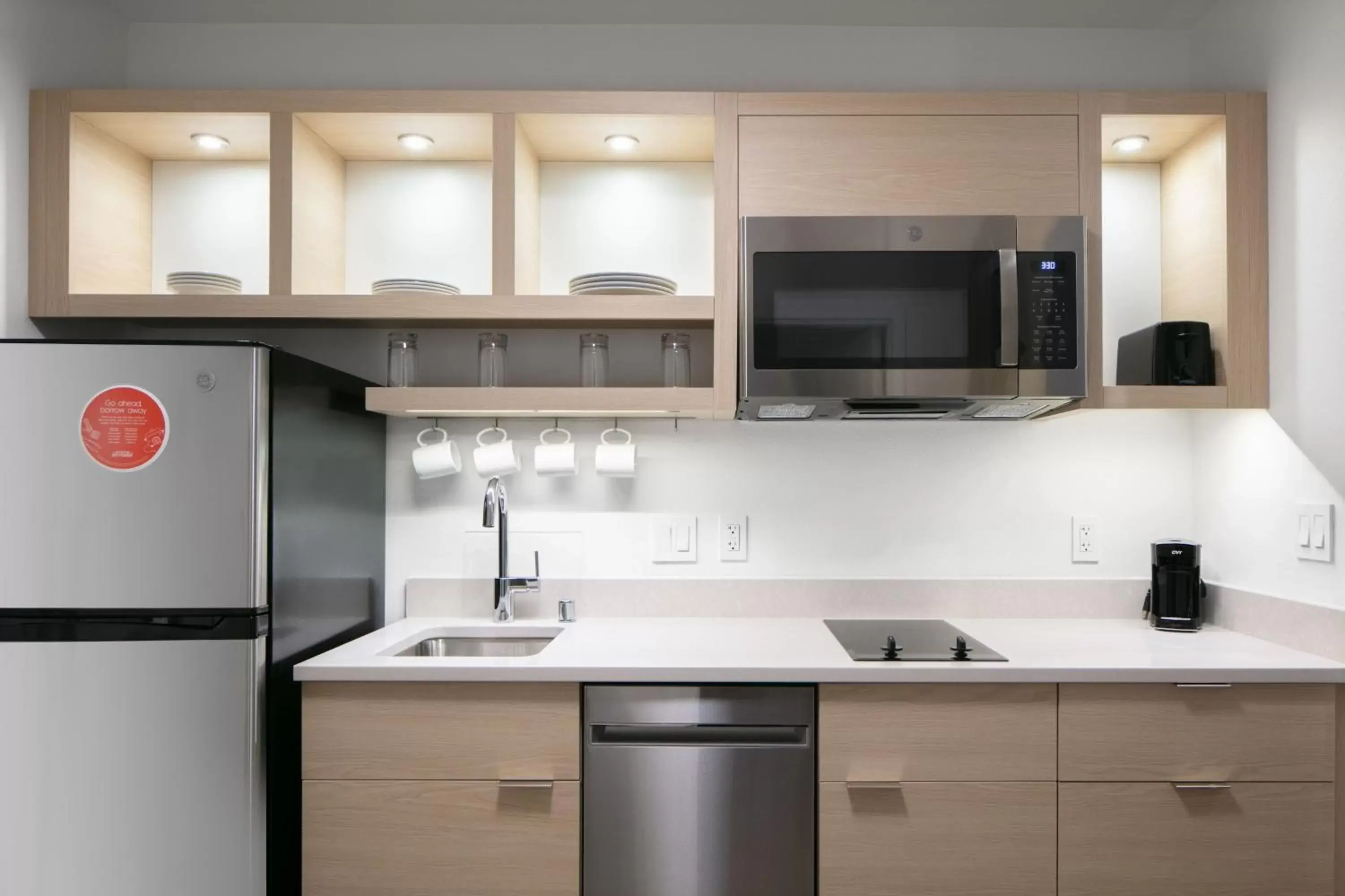 Kitchen or kitchenette, Kitchen/Kitchenette in TownePlace Suites by Marriott Oshkosh