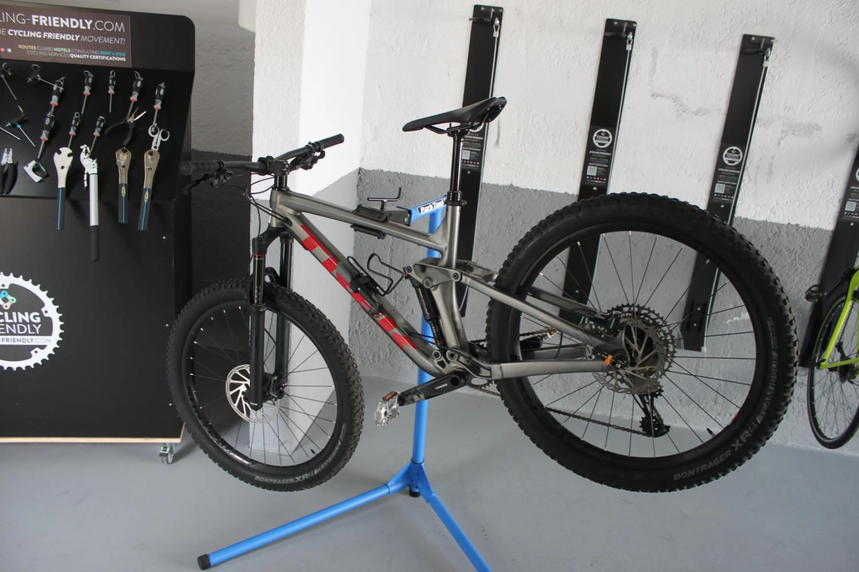 Cycling in Petit Hotel Ses Rotges - Only Adults