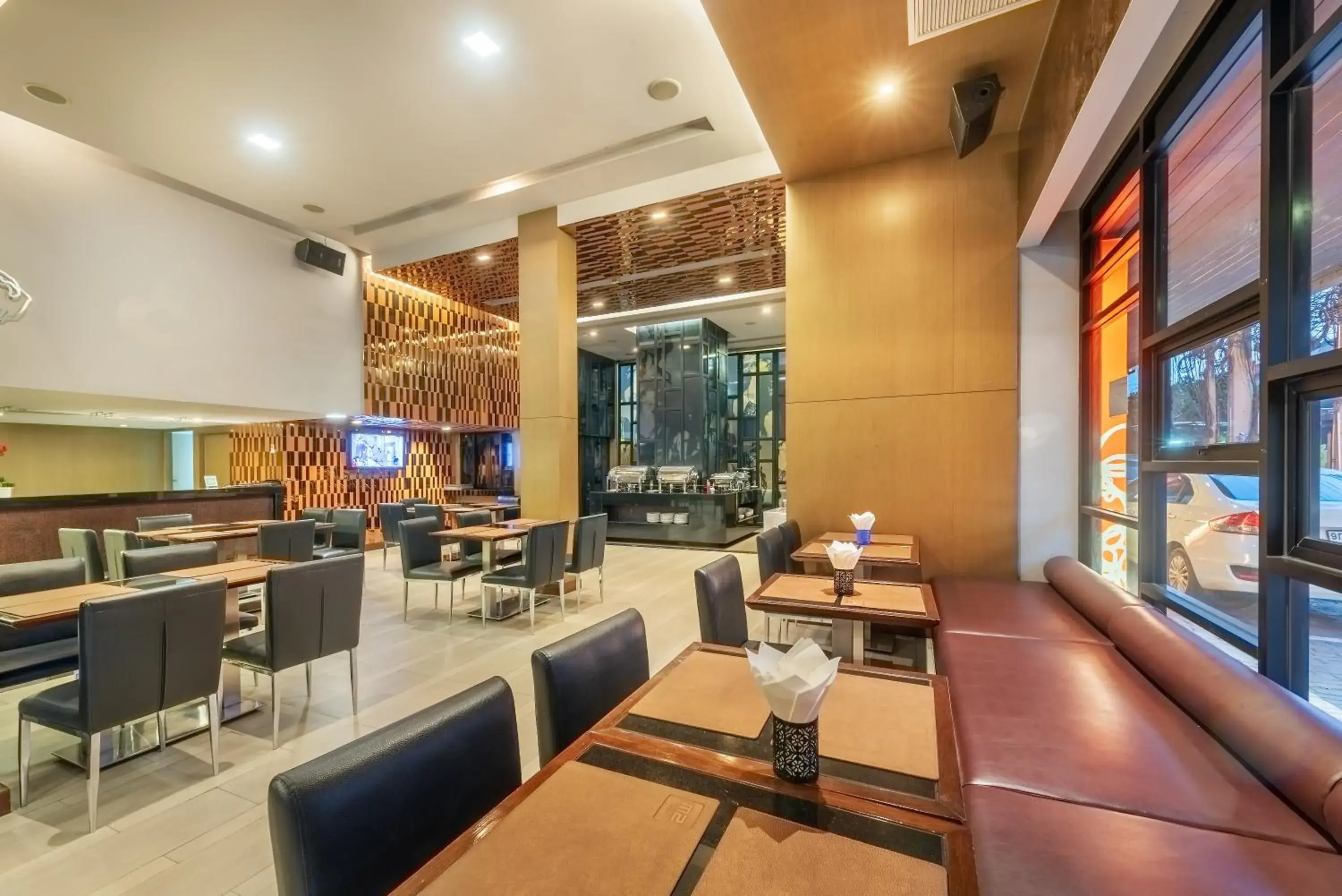 Restaurant/Places to Eat in M2 de Bangkok Hotel (SHA Plus)
