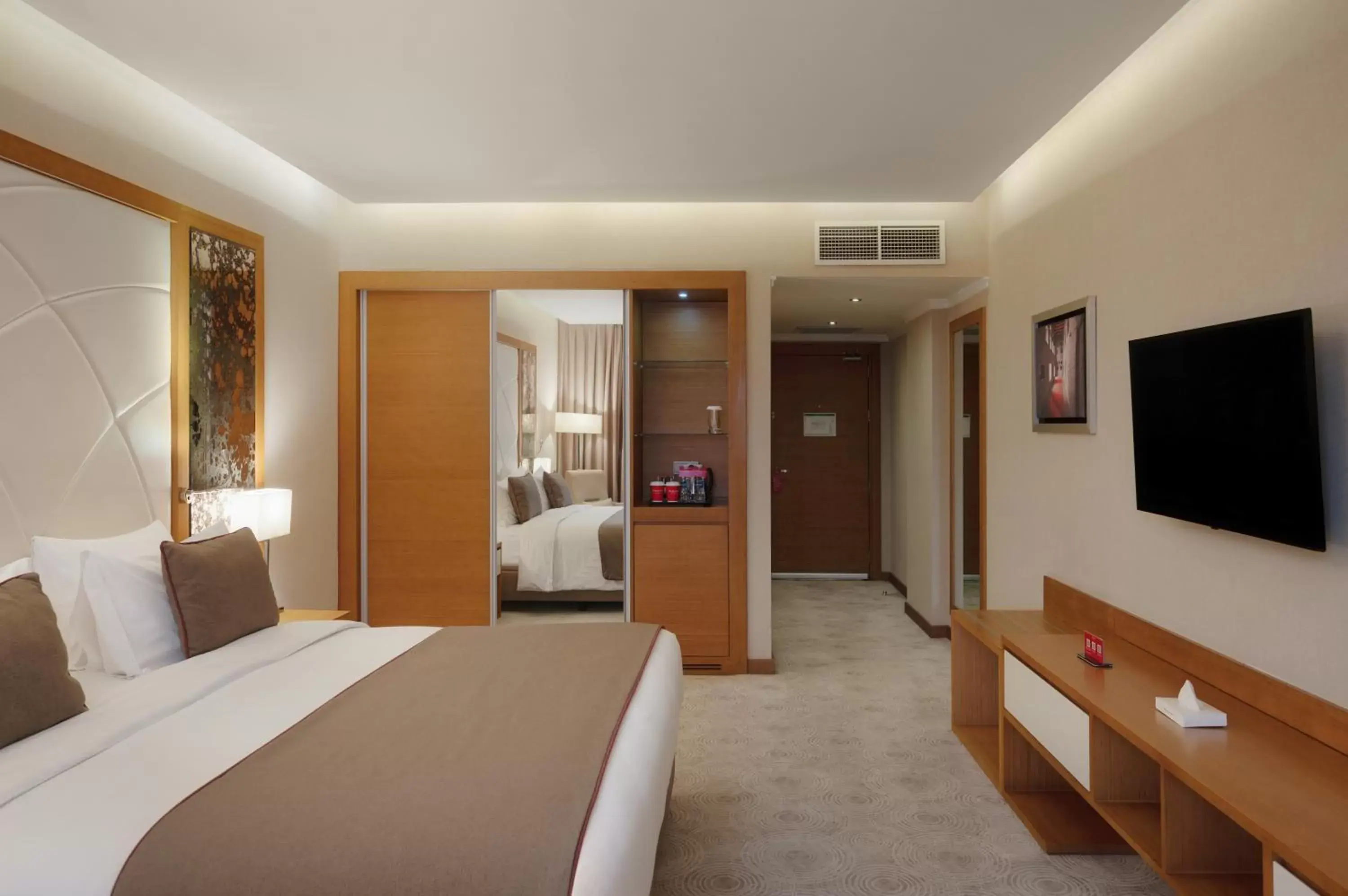 Junior King Suite - Non-Smoking in Ramada by Wyndham Erbil Gulan Street