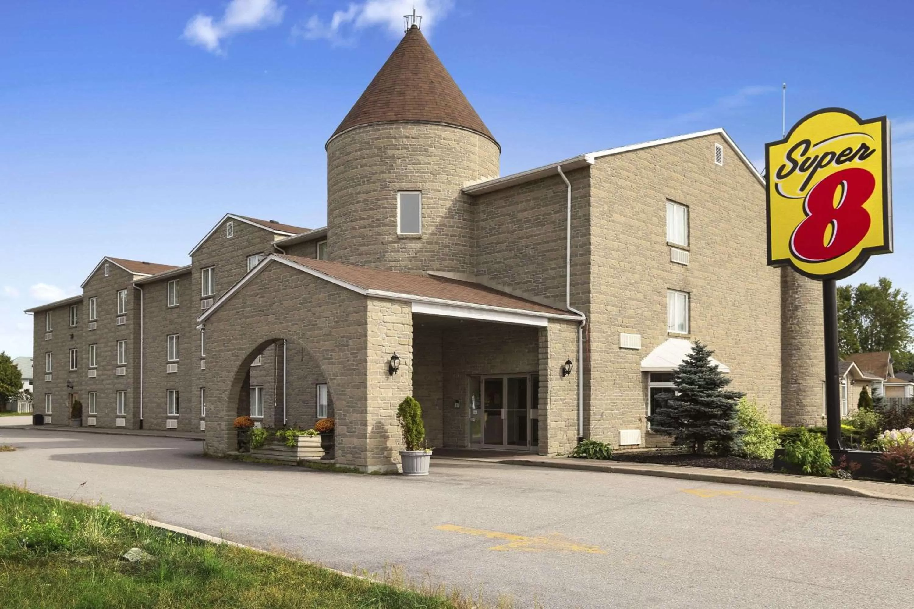 Property building in Super 8 by Wyndham North Bay